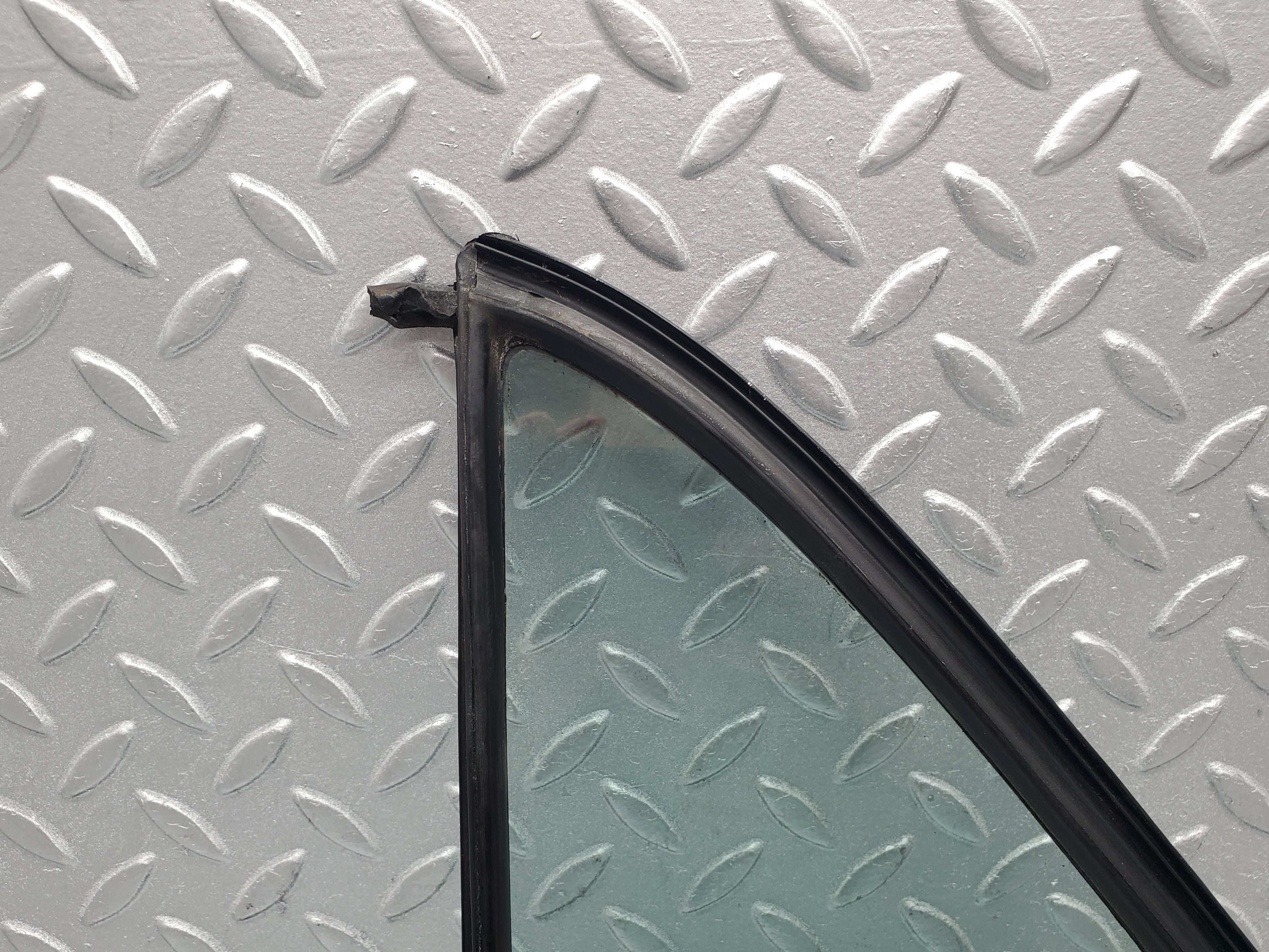 1802 Mercedes-Benz W116 350SE Rear Right Quarter Window Glass