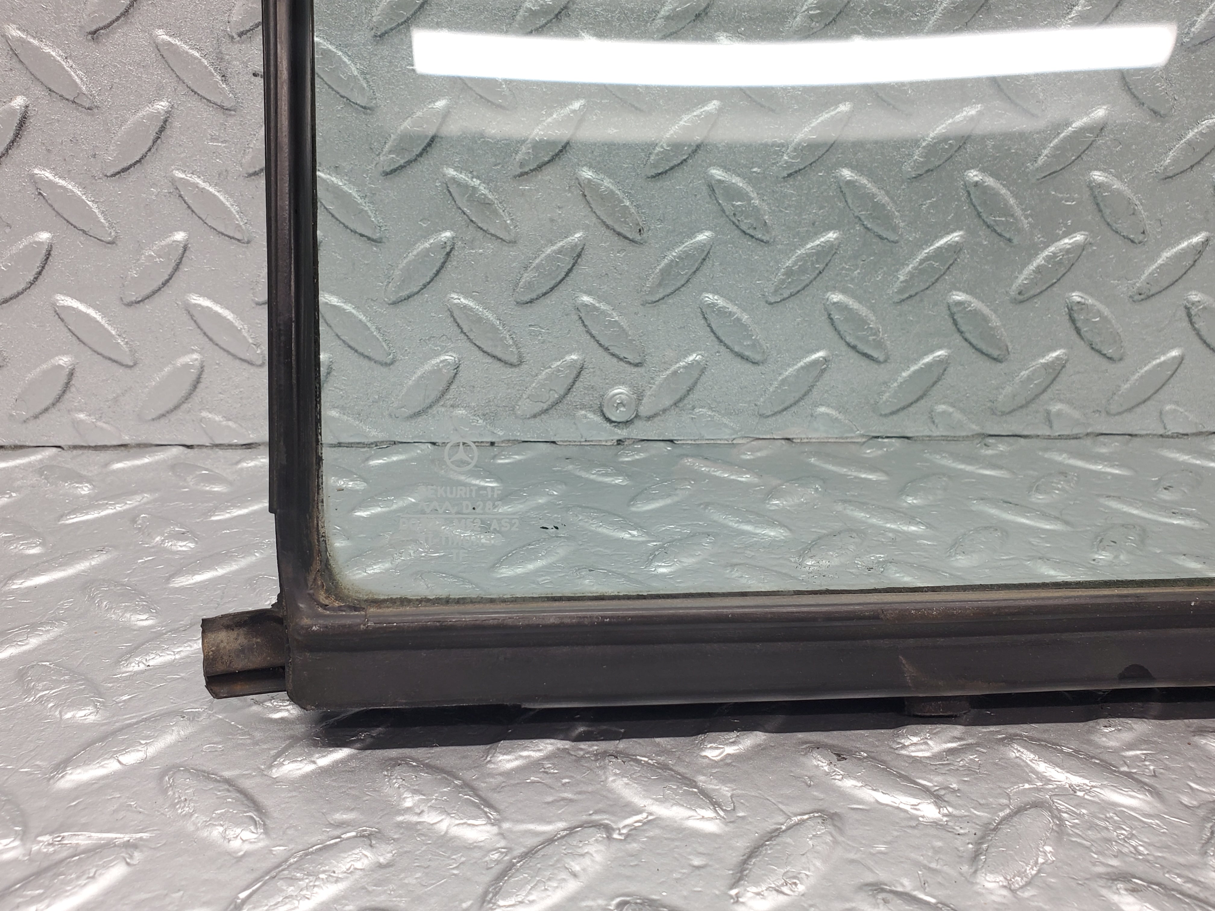 1802 Mercedes-Benz W116 350SE Rear Right Quarter Window Glass
