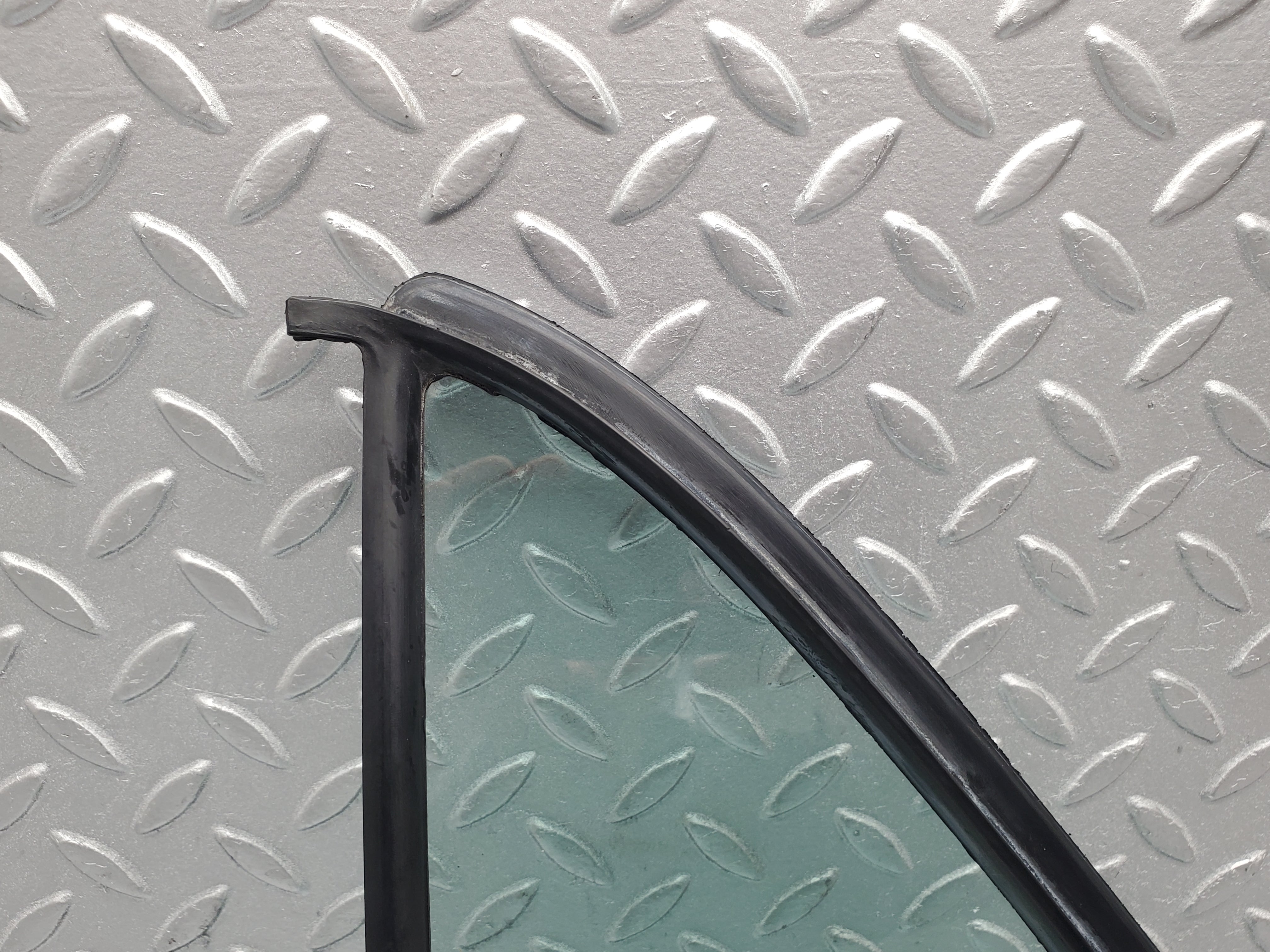 1803 Mercedes-Benz W116 350SE Rear Left Quarter Window Glass