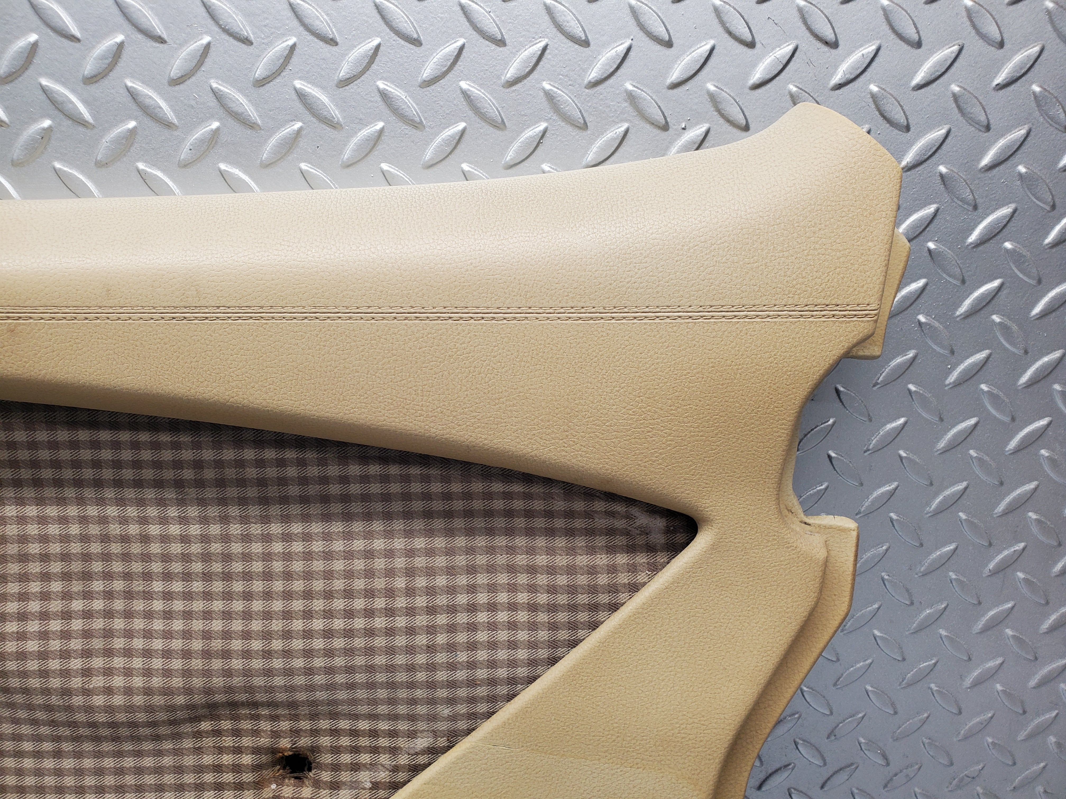 1814 Mercedes-Benz W116 350SE Front Right Door Card Beige