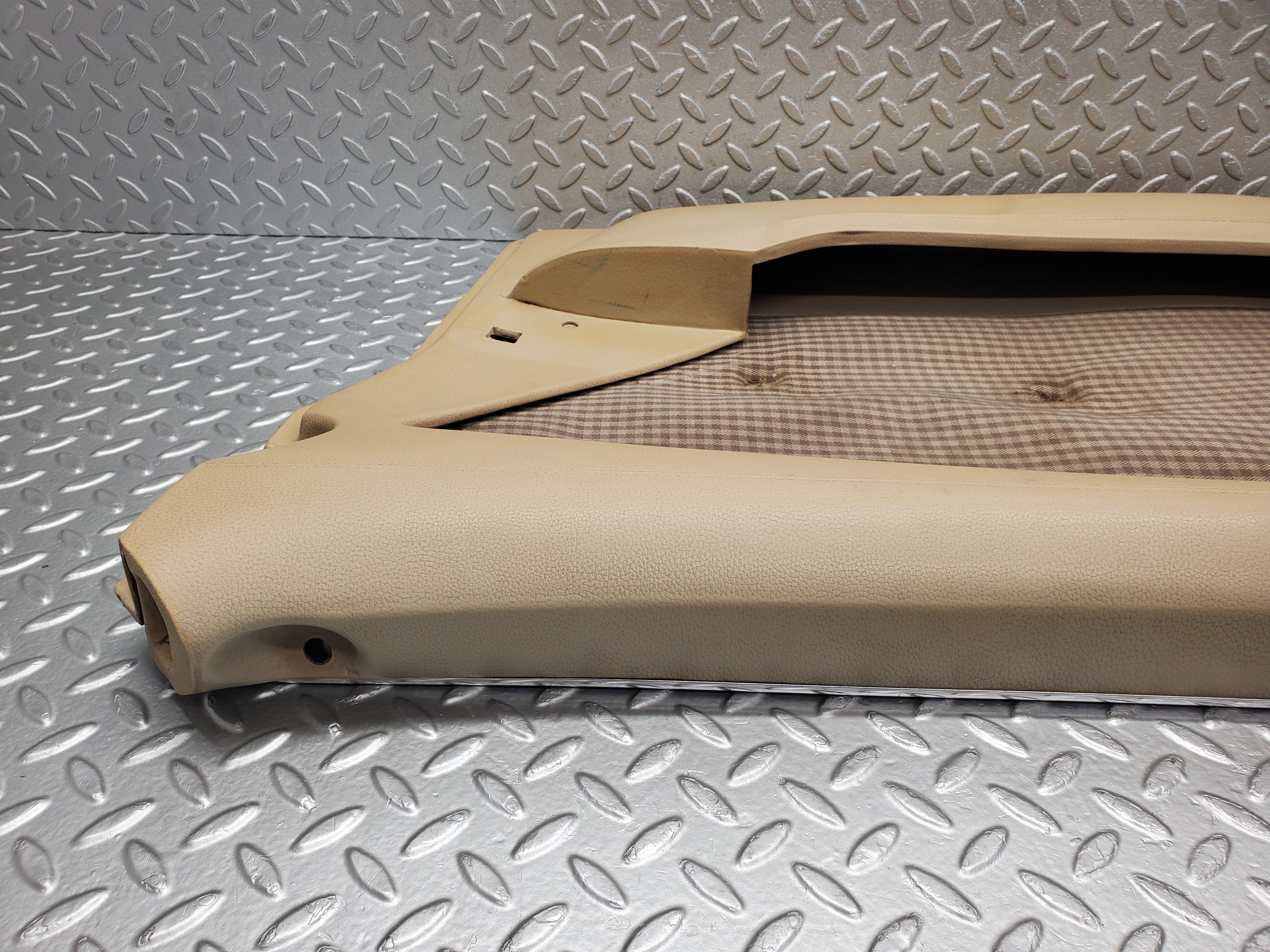 1814 Mercedes-Benz W116 350SE Front Right Door Card Beige
