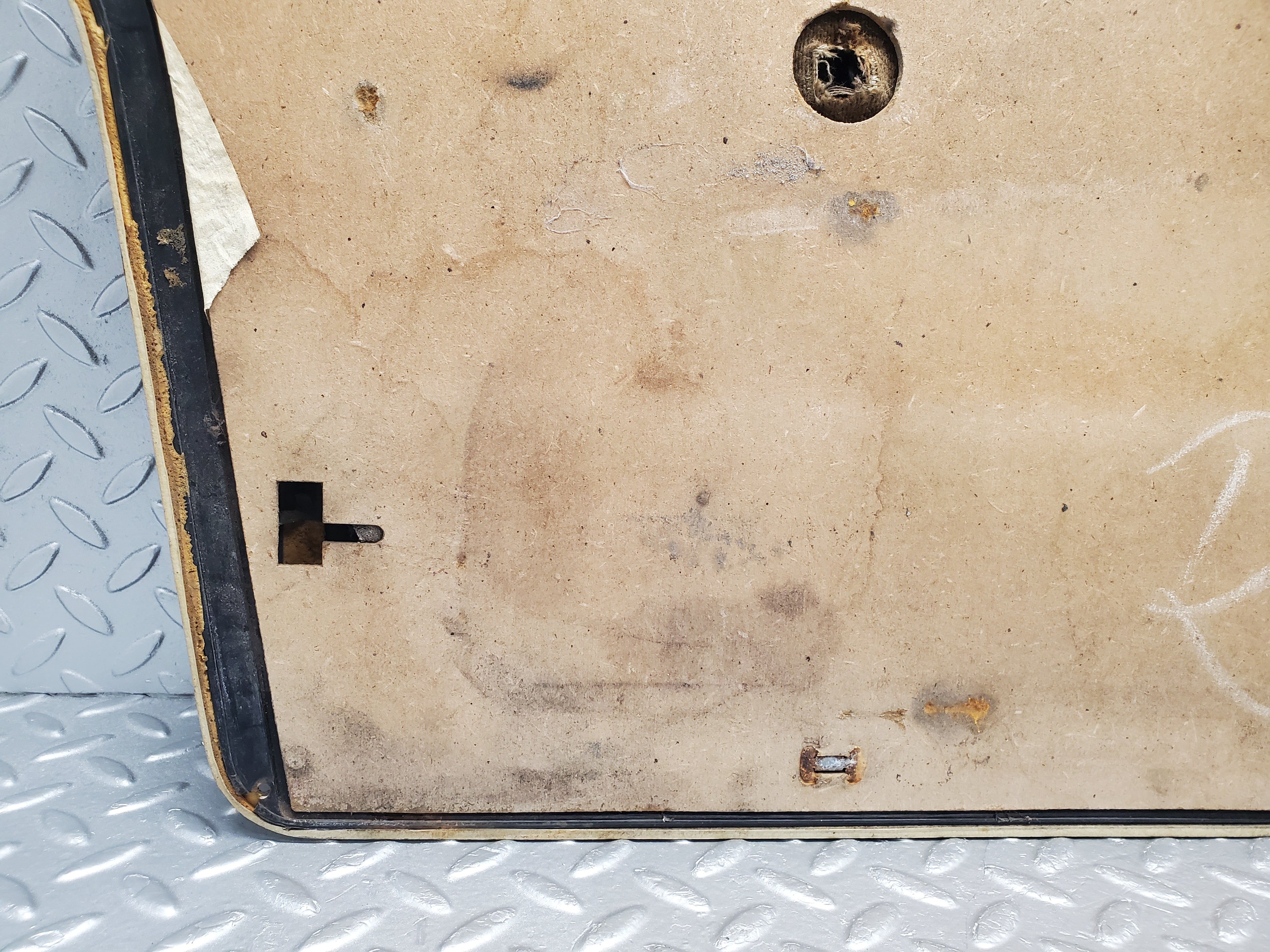 1814 Mercedes-Benz W116 350SE Front Right Door Card Beige