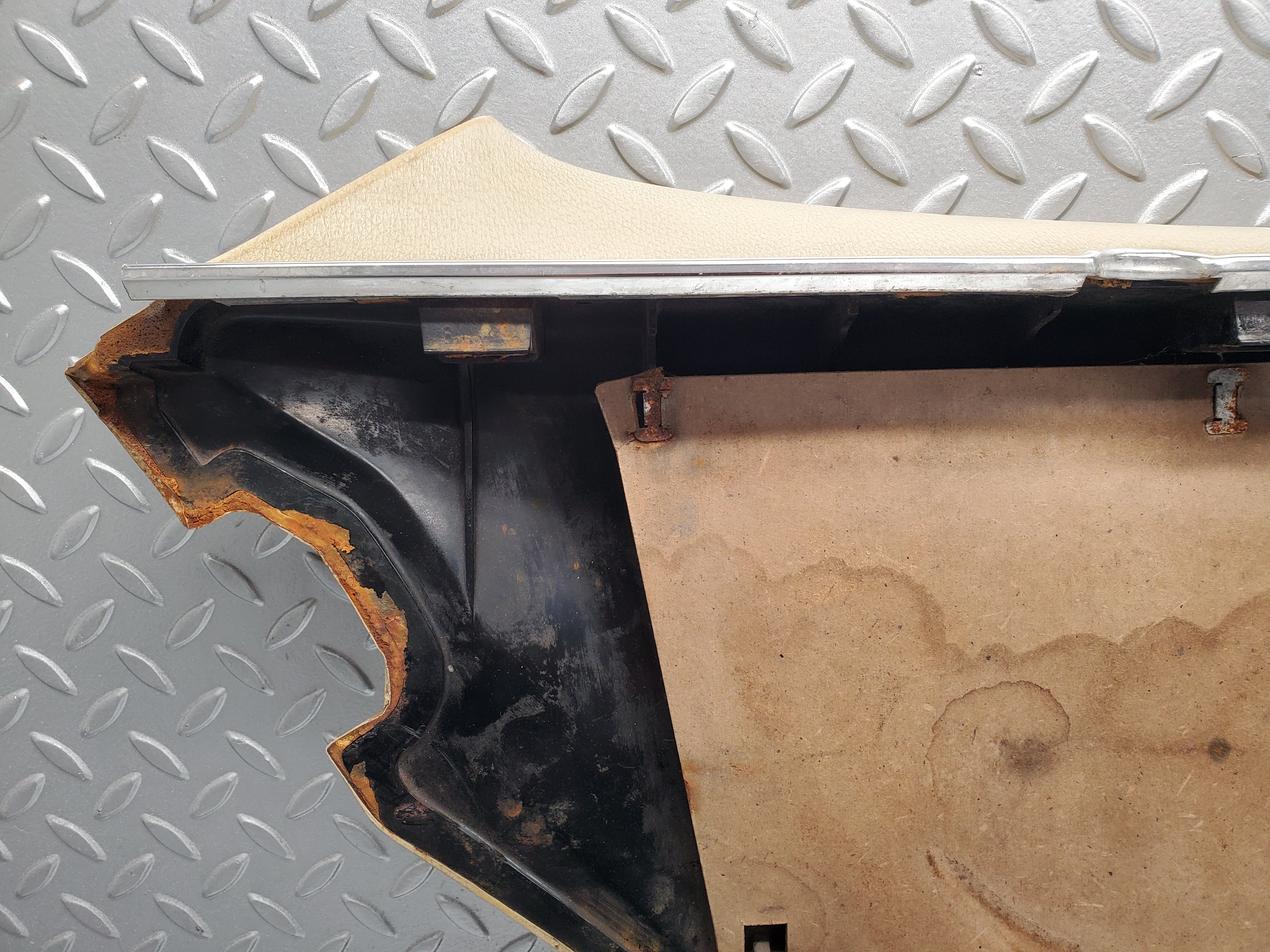 1815 Mercedes-Benz W116 350SE Rear Right Door Card Beige