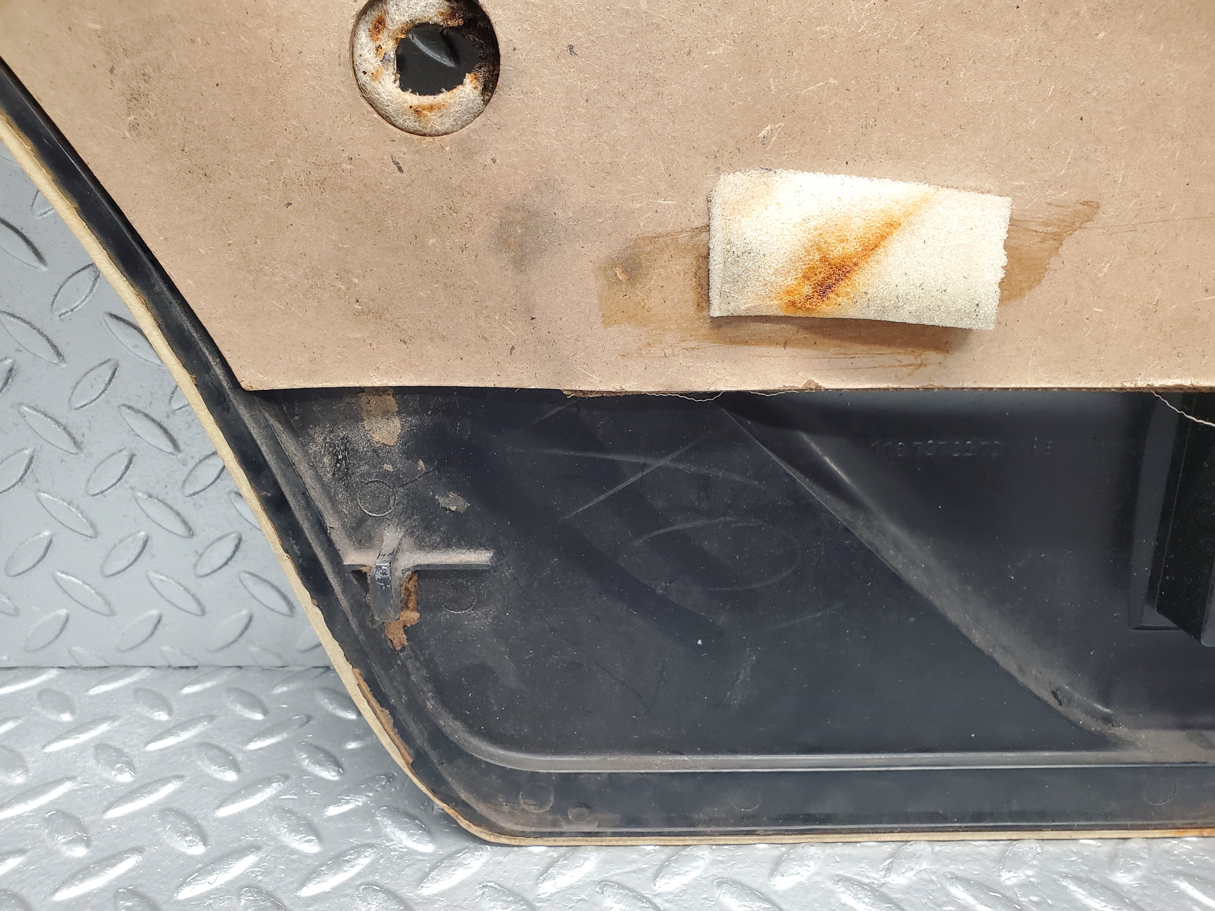 1815 Mercedes-Benz W116 350SE Rear Right Door Card Beige