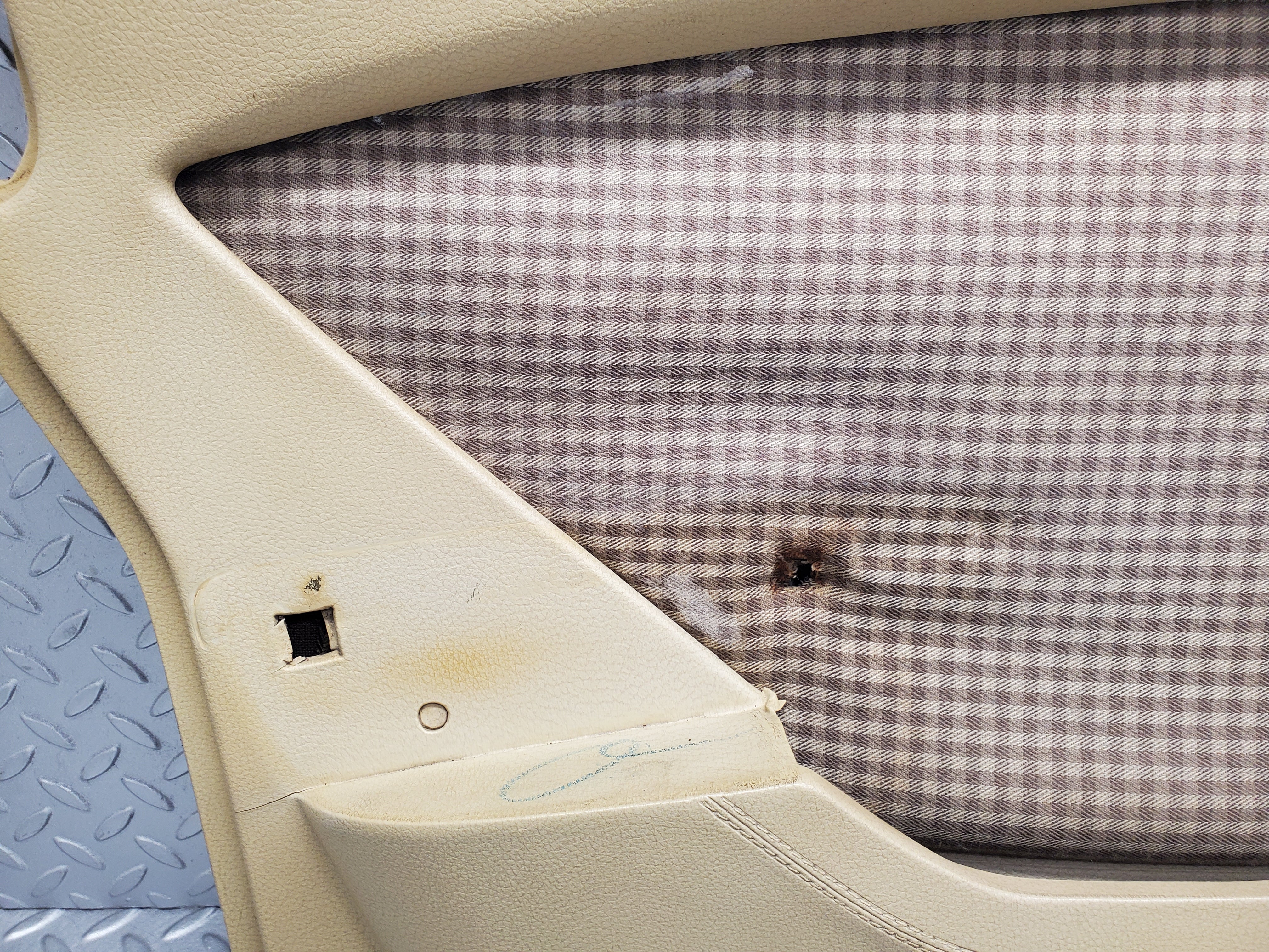 1816 Mercedes-Benz W116 350SE Front Left Door Card Beige