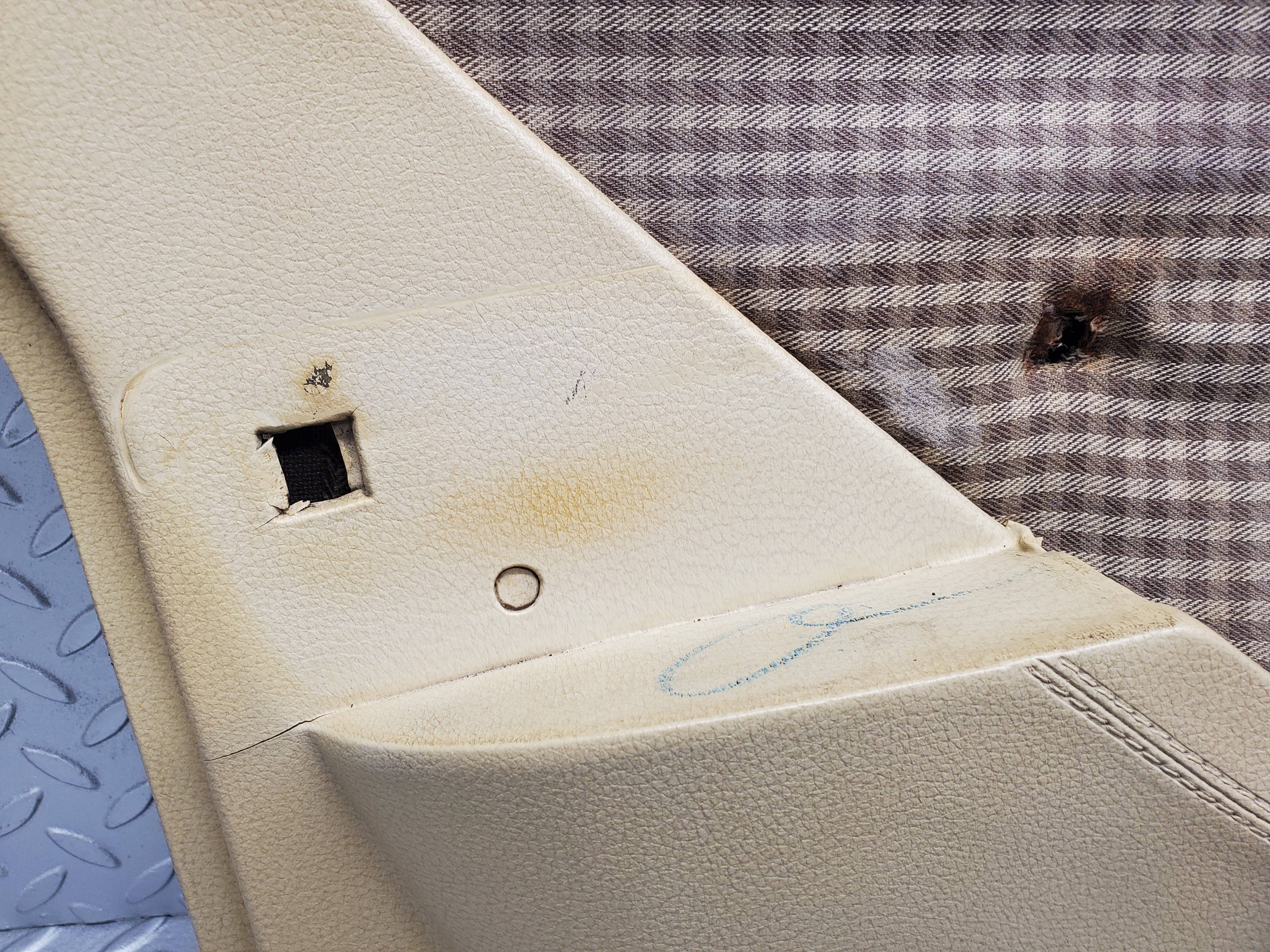 1816 Mercedes-Benz W116 350SE Front Left Door Card Beige