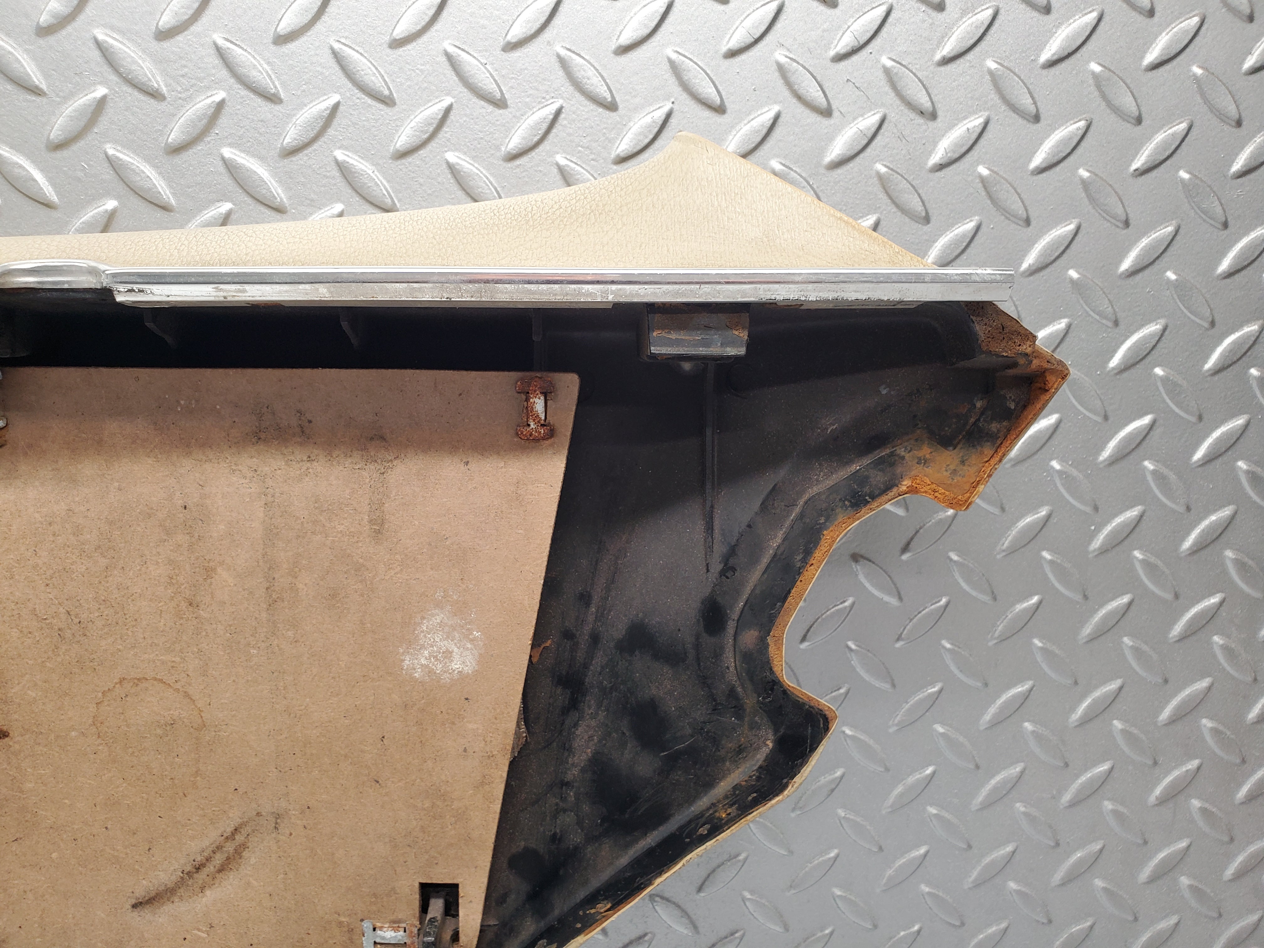 1817 Mercedes-Benz W116 350SE Rear Left Door Card Beige