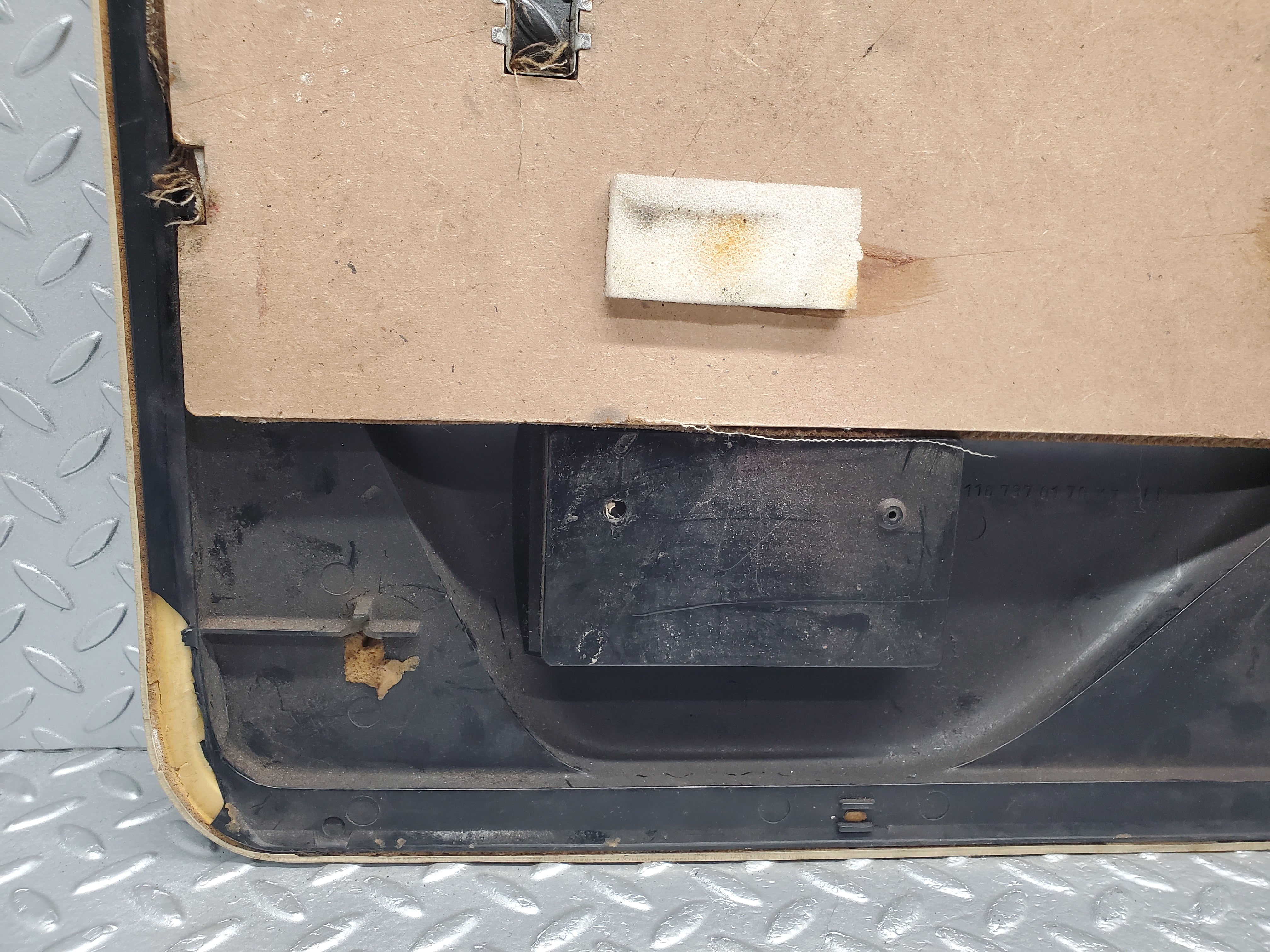 1817 Mercedes-Benz W116 350SE Rear Left Door Card Beige