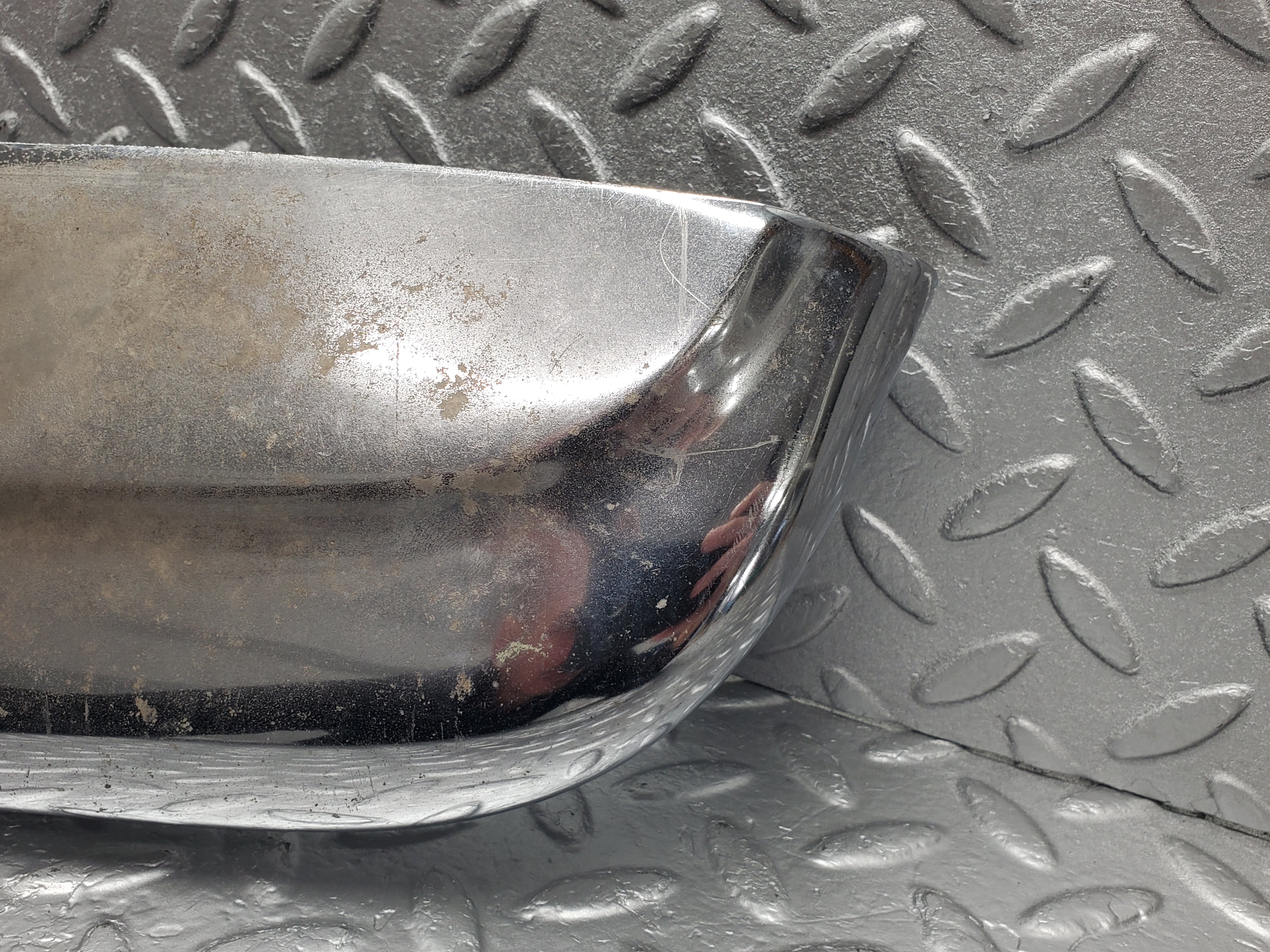 1825 Mercedes-Benz W108 280SE Front Right Upper Bumper Corner