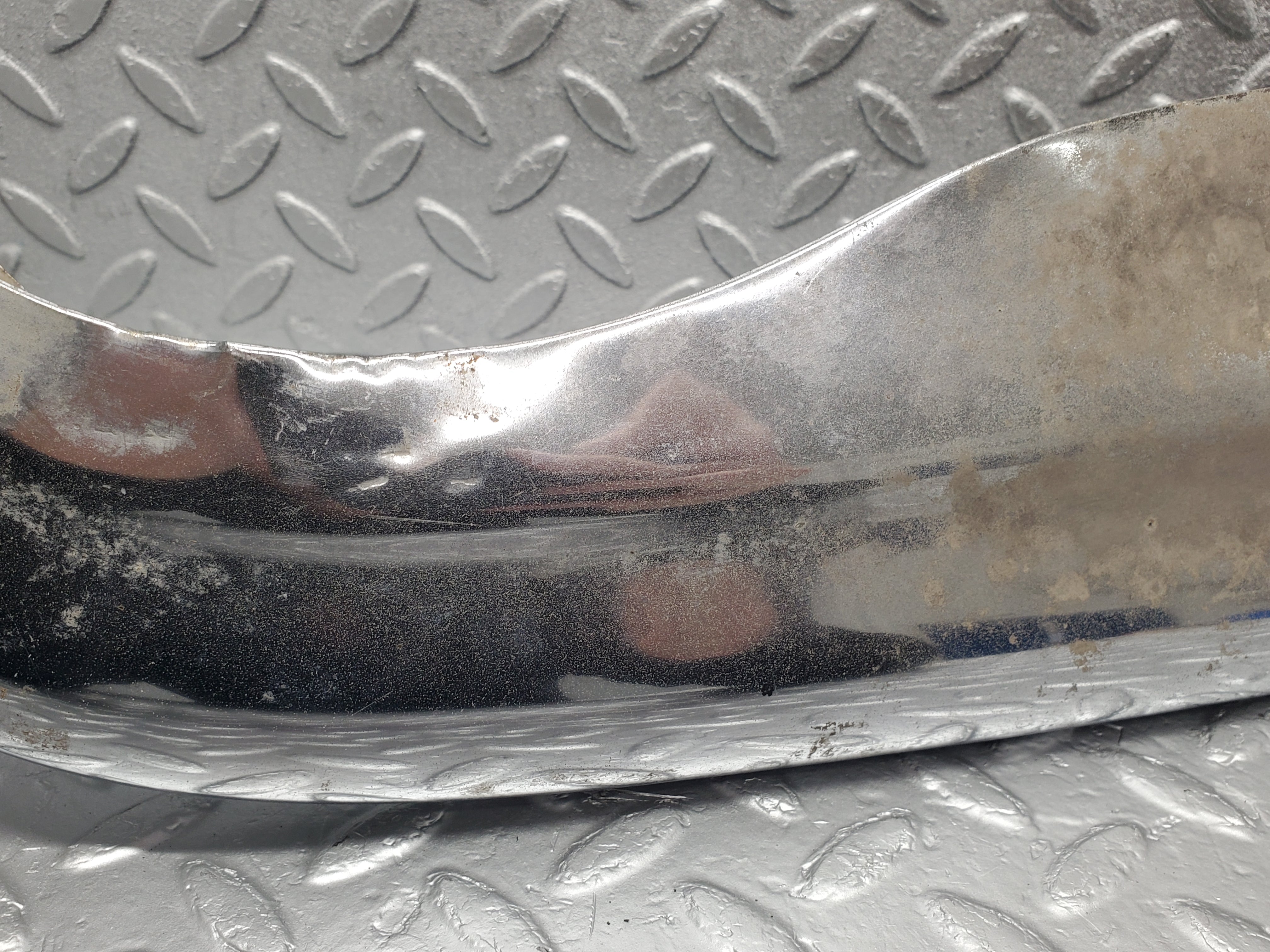 1825 Mercedes-Benz W108 280SE Front Right Upper Bumper Corner