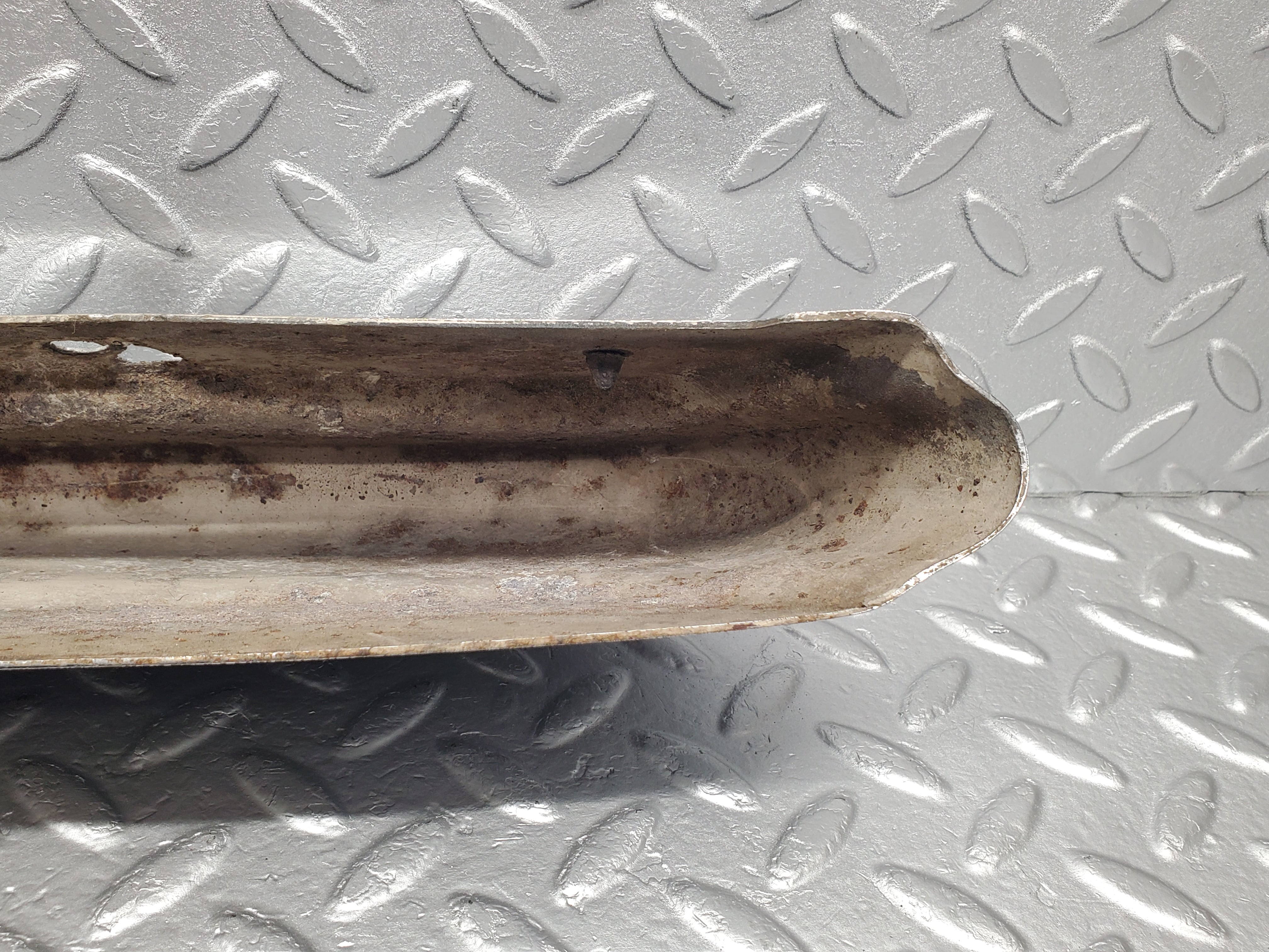 1825 Mercedes-Benz W108 280SE Front Right Upper Bumper Corner