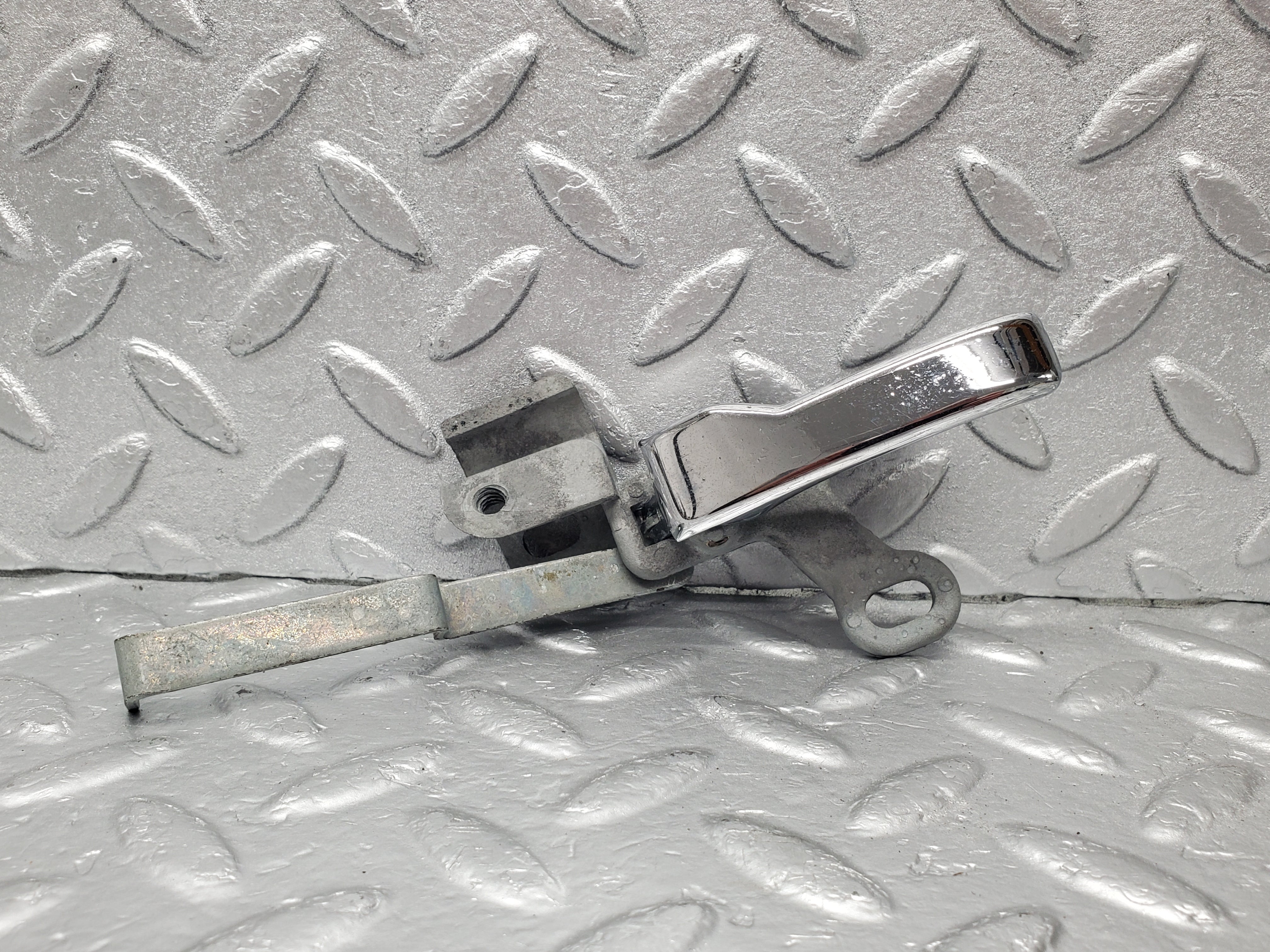 1831 Mercedes-Benz W108 280SE Chrome Door Handle Opener Left 1157660119