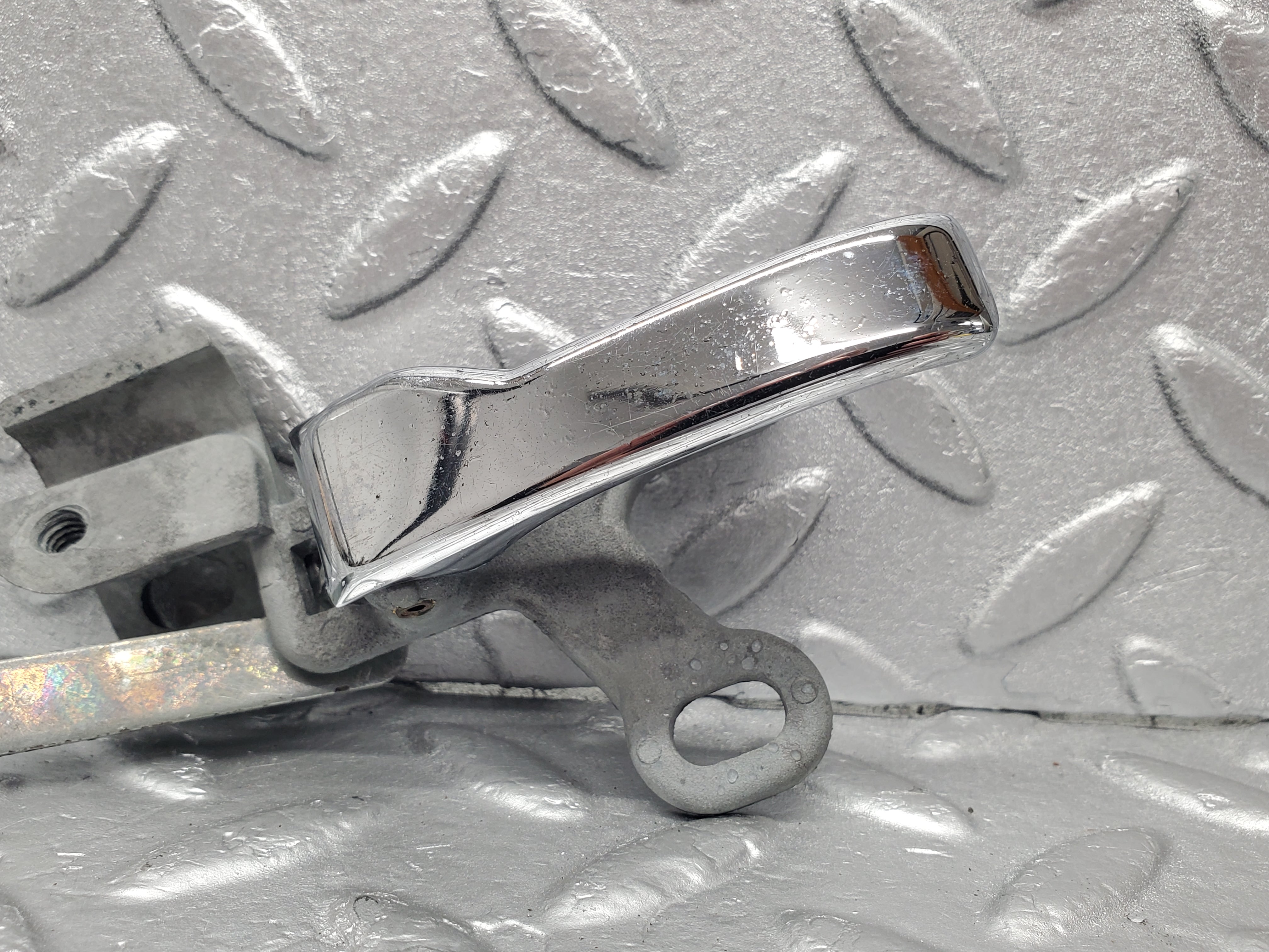 1831 Mercedes-Benz W108 280SE Chrome Door Handle Opener Left 1157660119