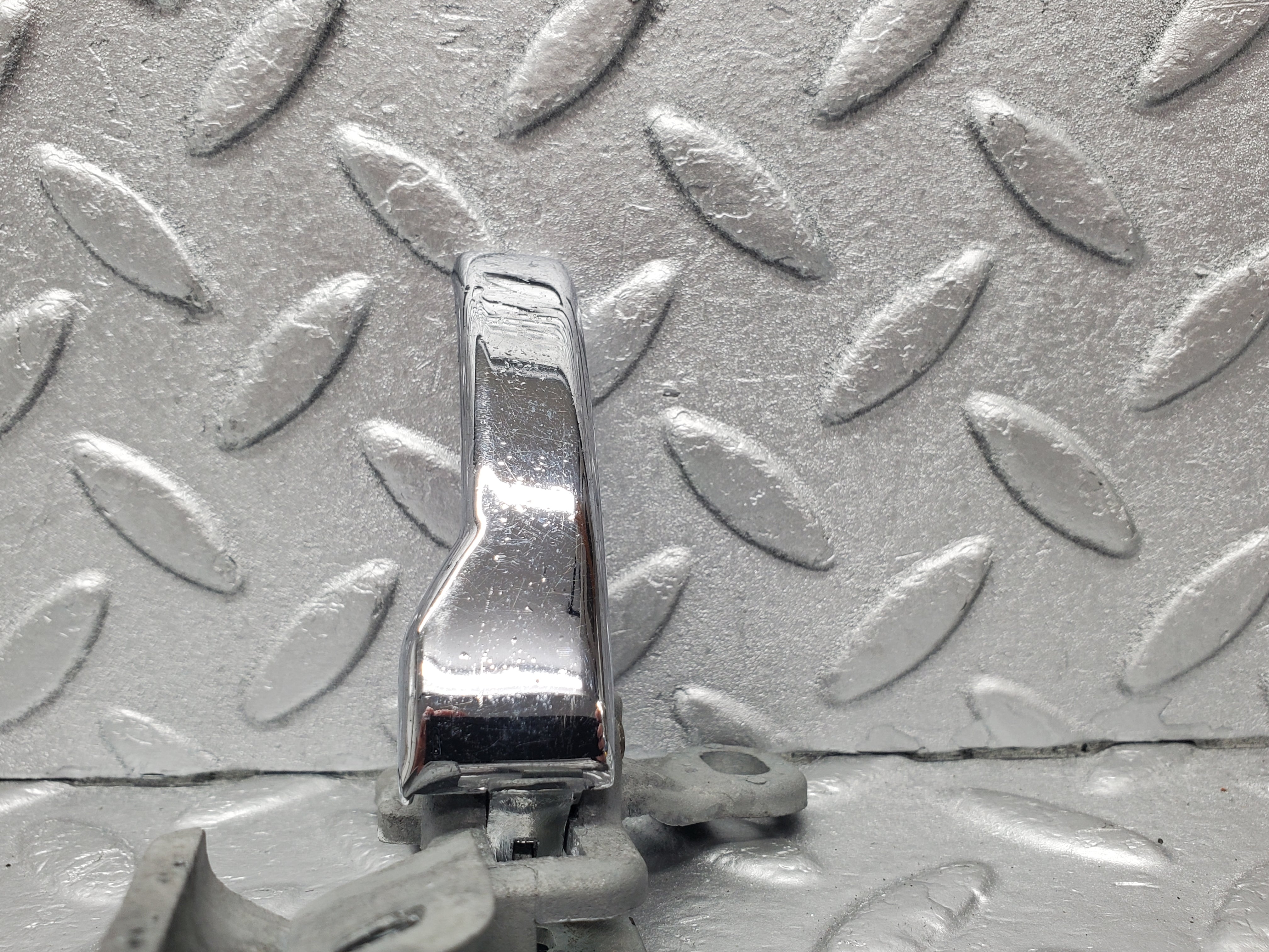 1831 Mercedes-Benz W108 280SE Chrome Door Handle Opener Left 1157660119