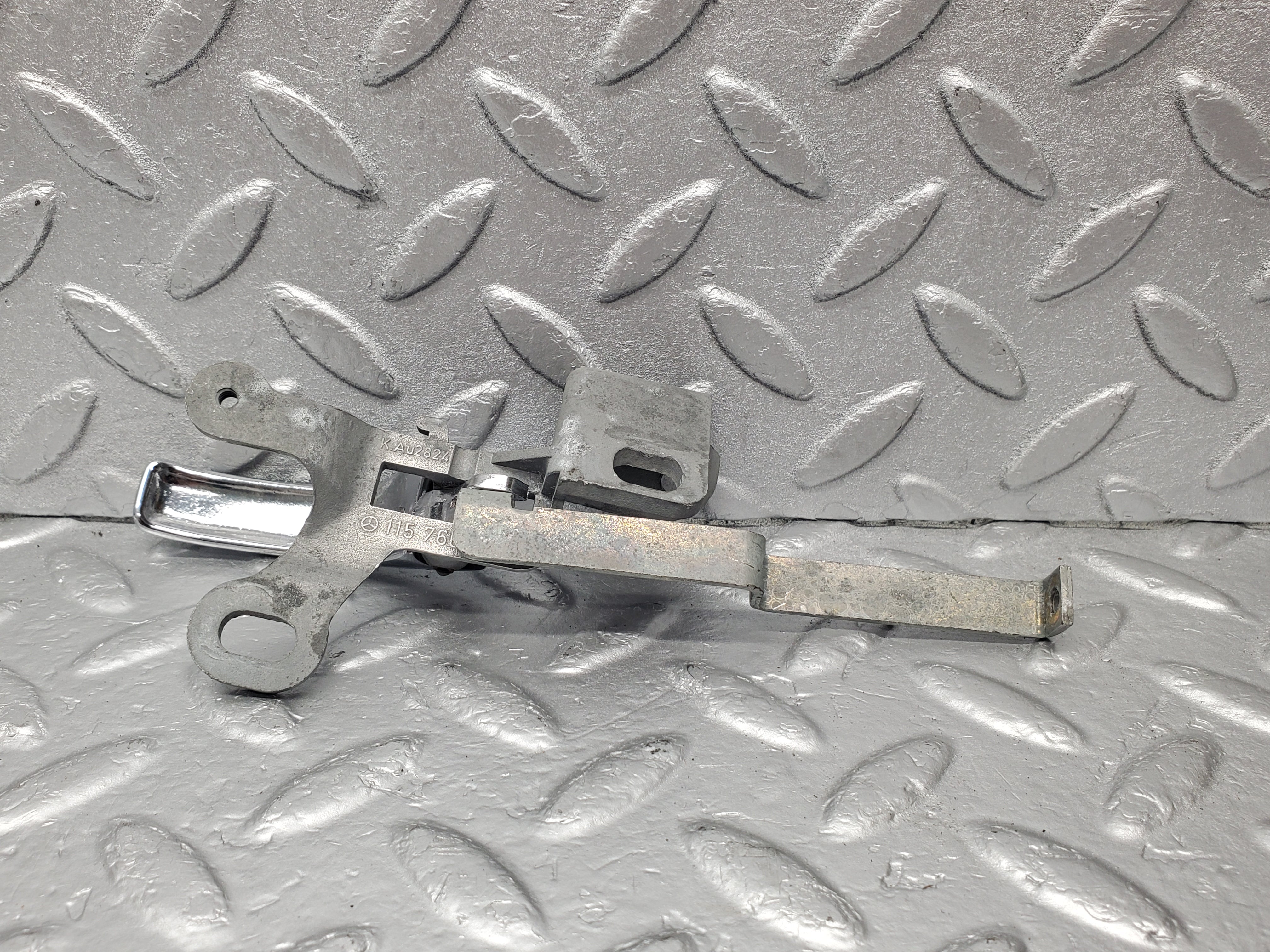 1831 Mercedes-Benz W108 280SE Chrome Door Handle Opener Left 1157660119