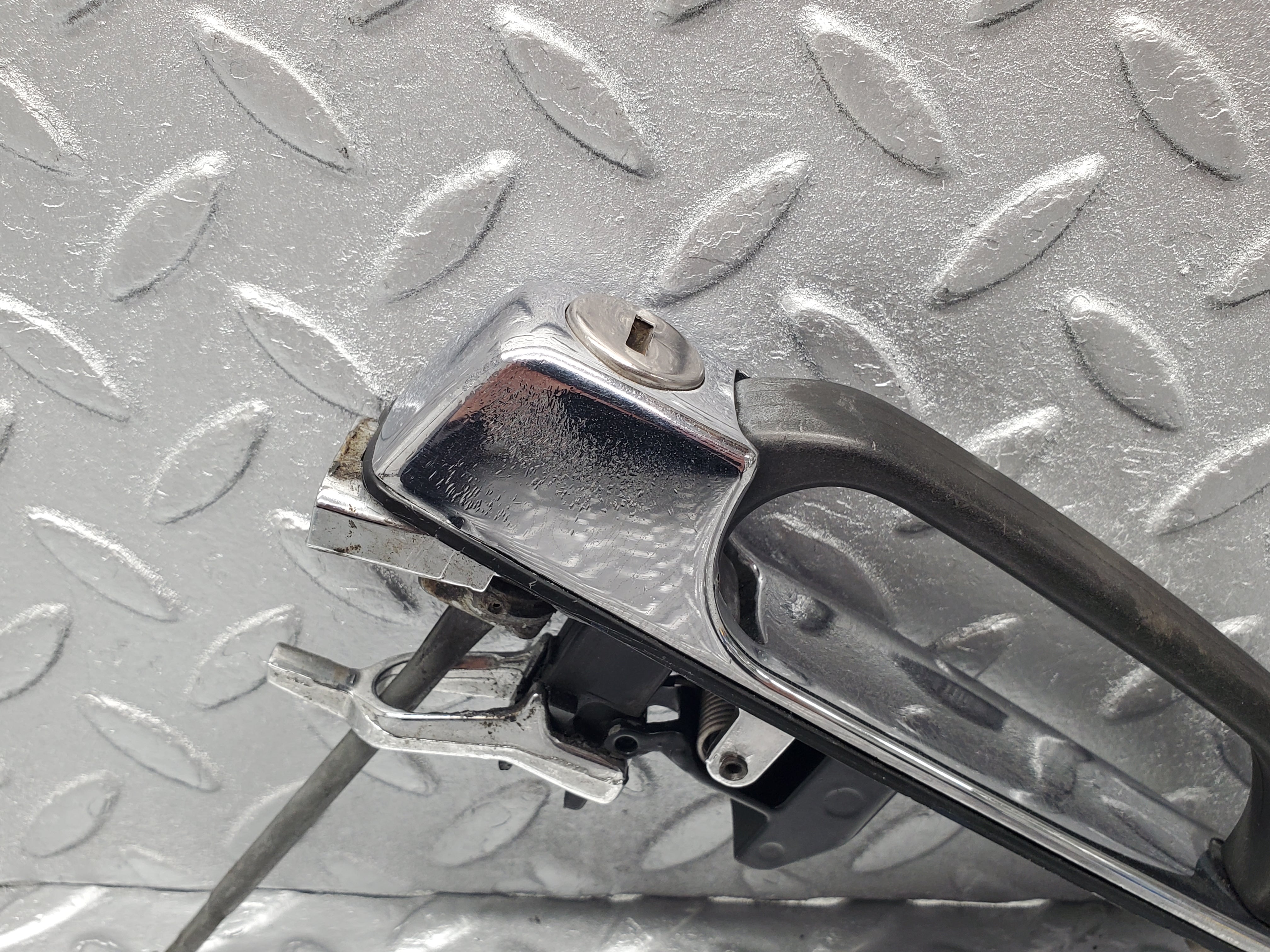 1845 Mercedes-Benz W123 230E Front Exterior Door Handle No Key