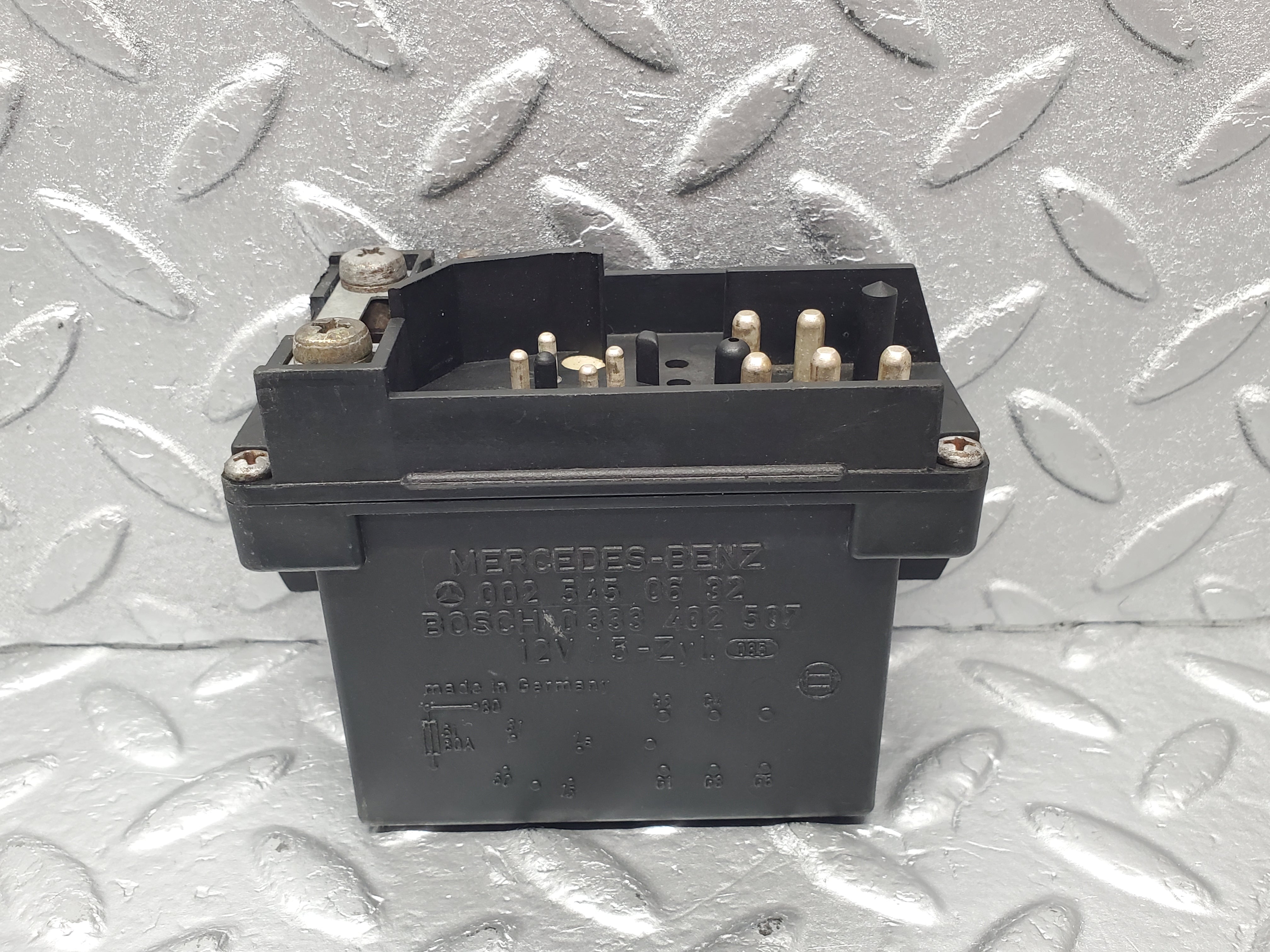 1848 Mercedes-Benz W123 300D Glow Plug Relay Bosch 0025450632