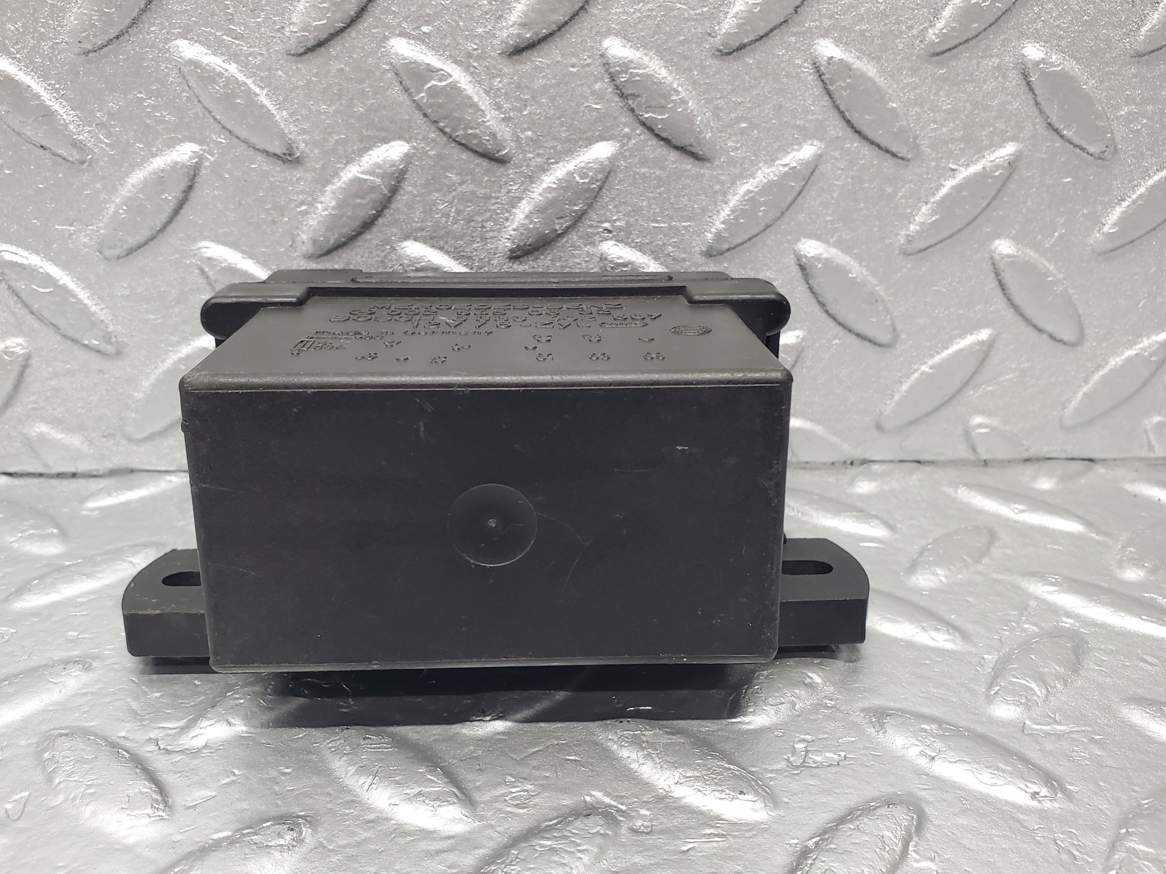 1848 Mercedes-Benz W123 300D Glow Plug Relay Bosch 0025450632