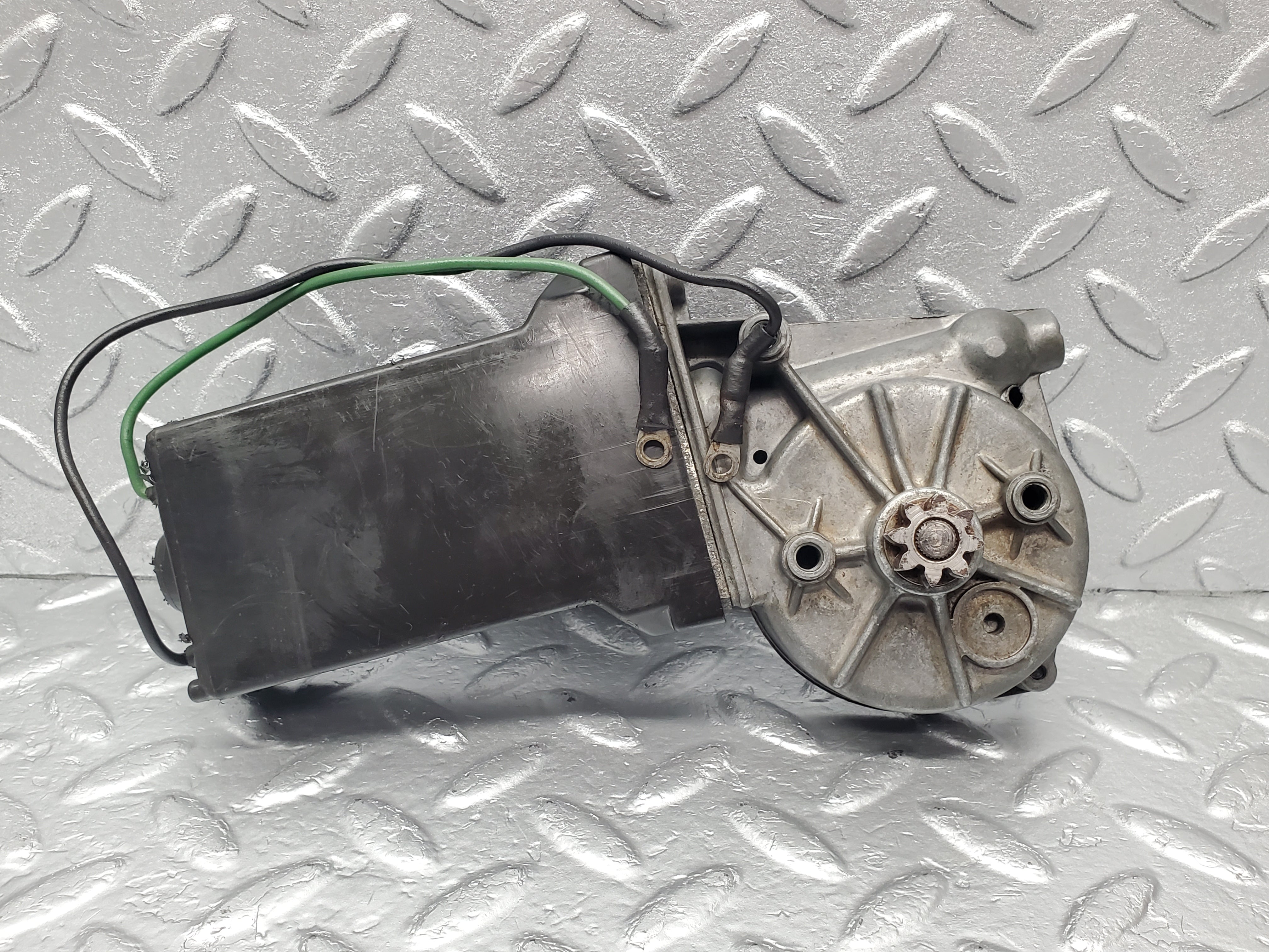 1861 Mercedes-Benz W116 350SE Window Regulator Motor Front Right 0132001102