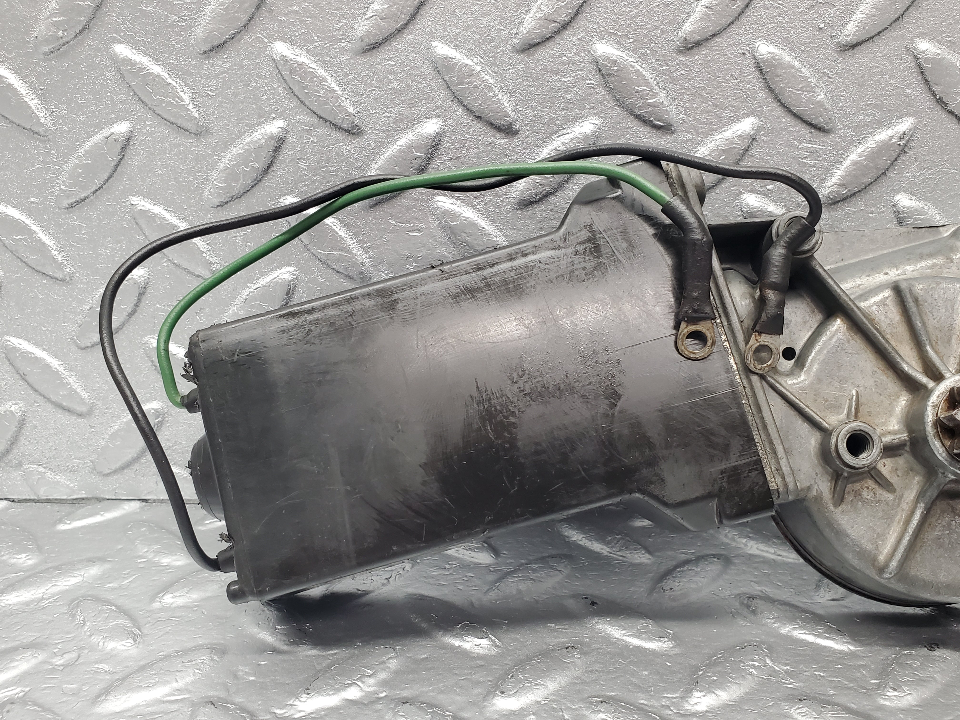 1861 Mercedes-Benz W116 350SE Window Regulator Motor Front Right 0132001102