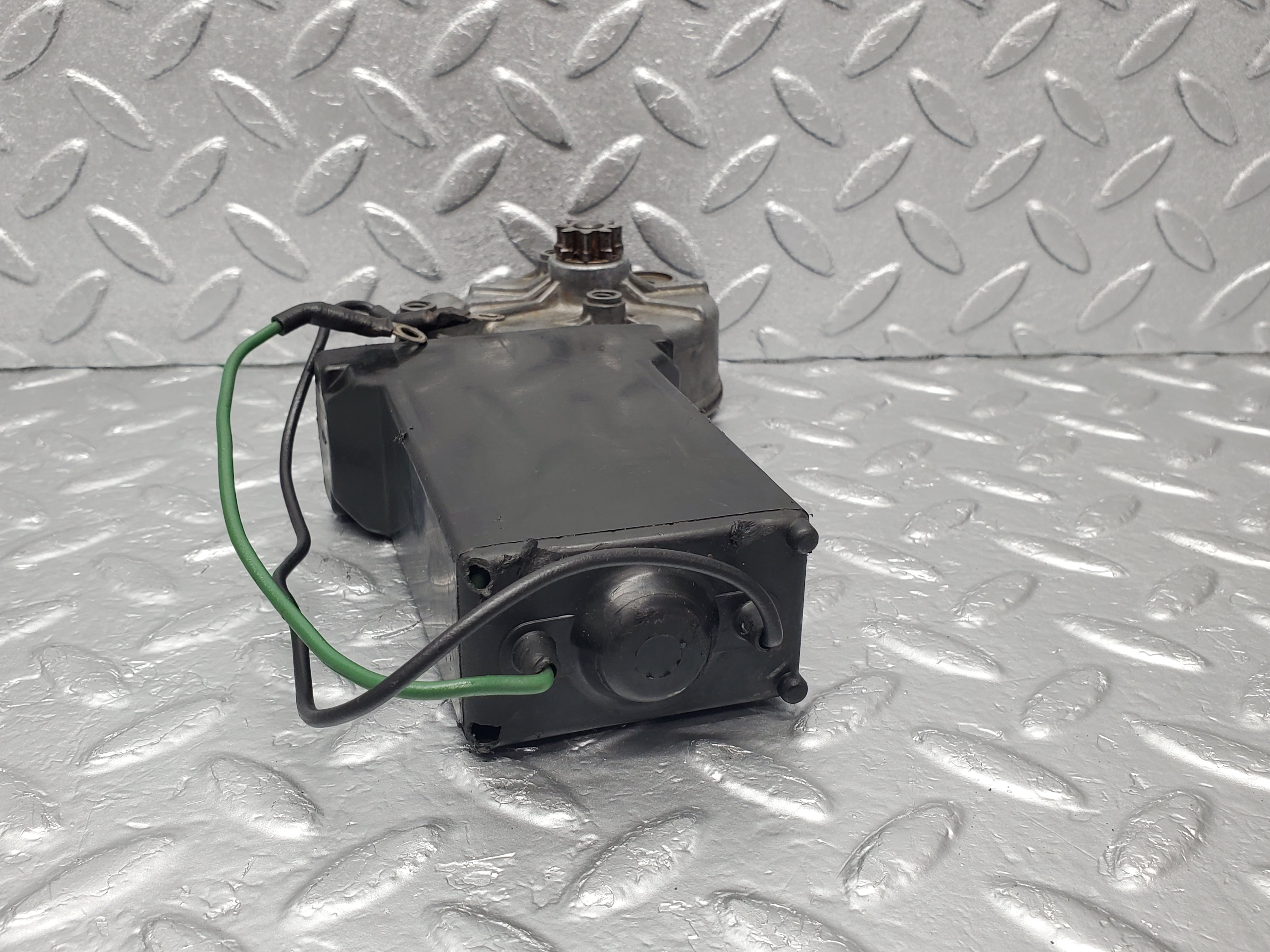 1861 Mercedes-Benz W116 350SE Window Regulator Motor Front Right 0132001102