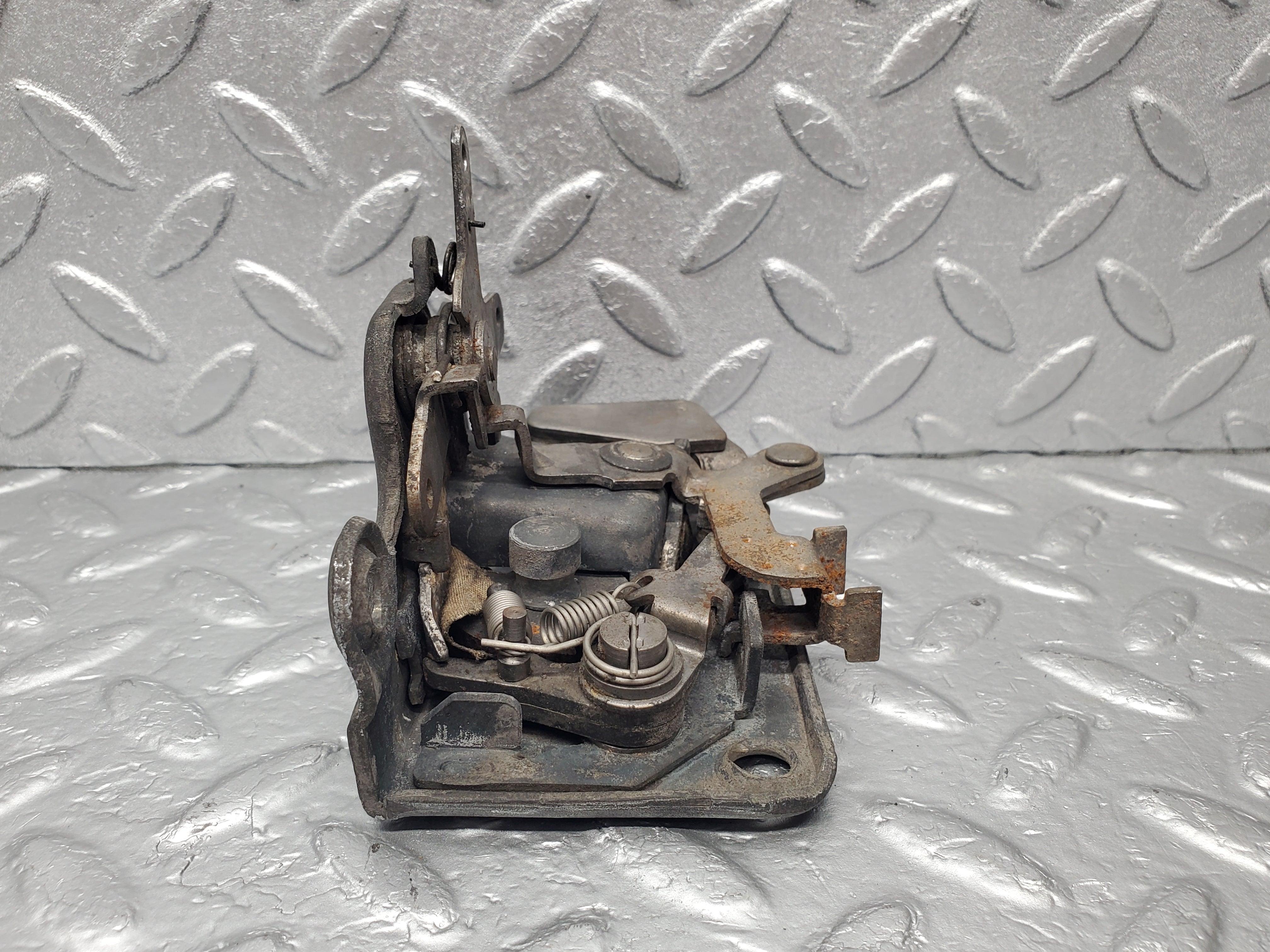 1866 Mercedes-Benz W120 Ponton Door Lock Mechanism Left Side