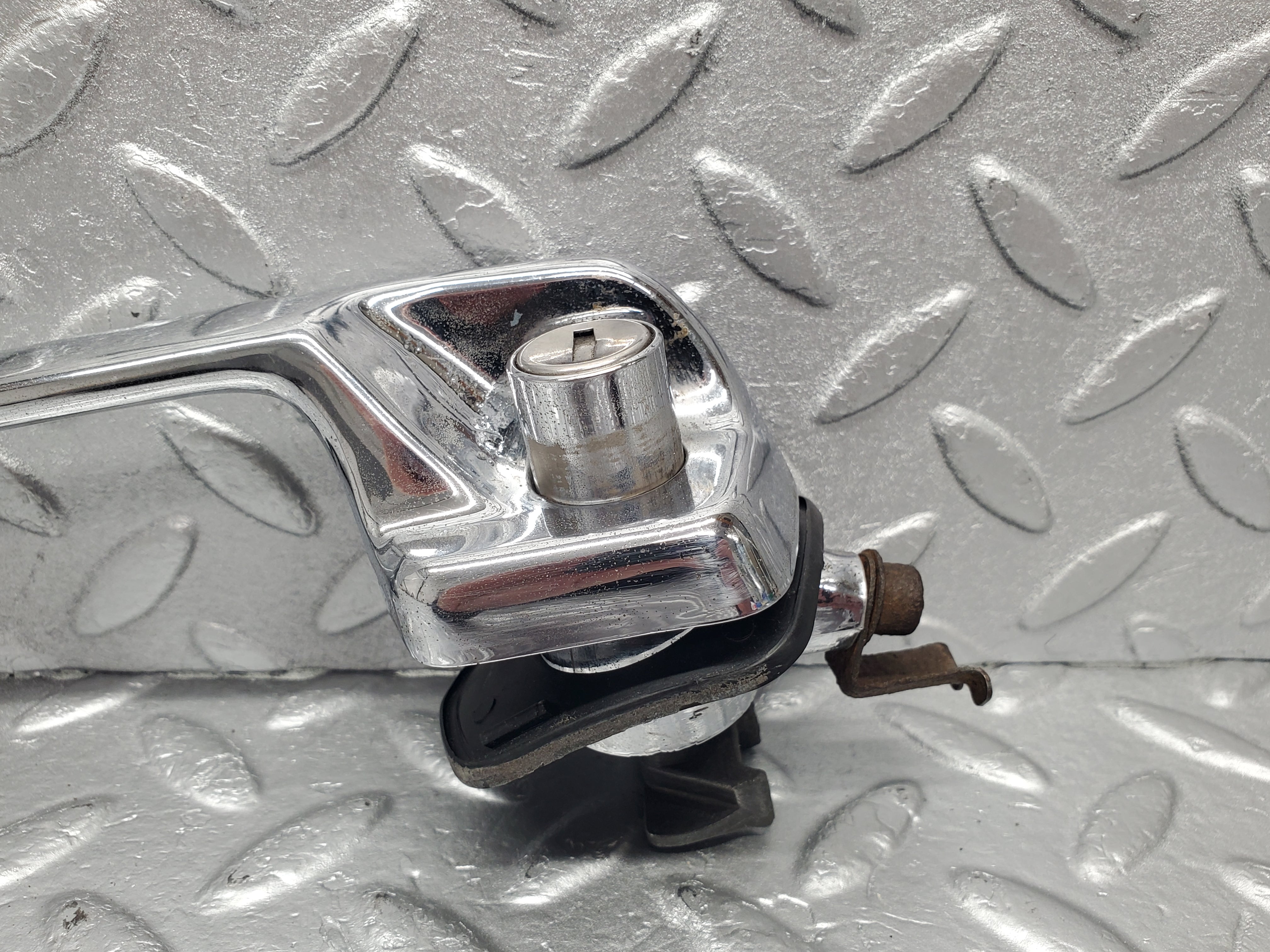 1873 Mercedes-Benz W108 280SE Exterior Door Handle Front Left No Key 1087661301