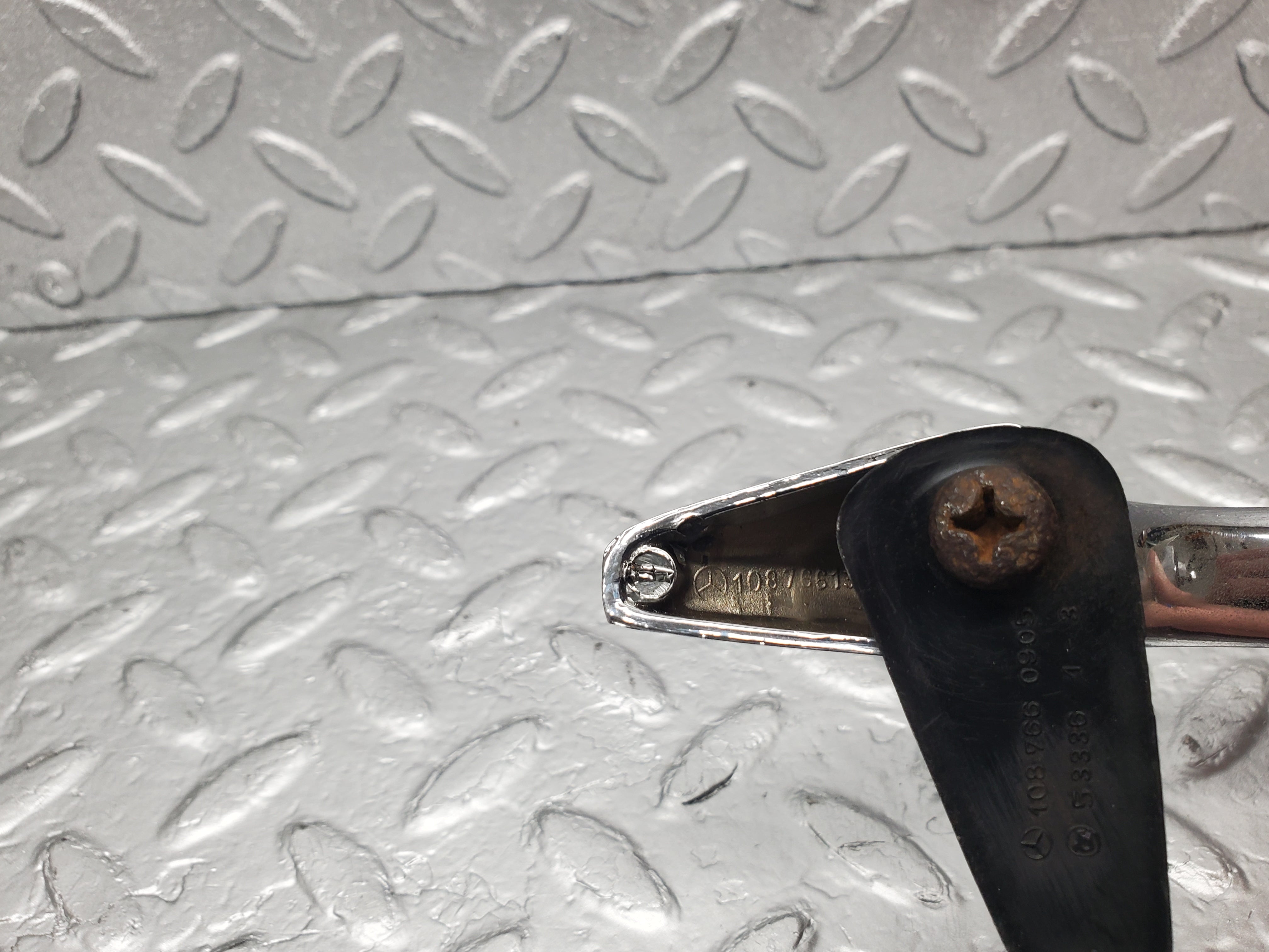 1873 Mercedes-Benz W108 280SE Exterior Door Handle Front Left No Key 1087661301