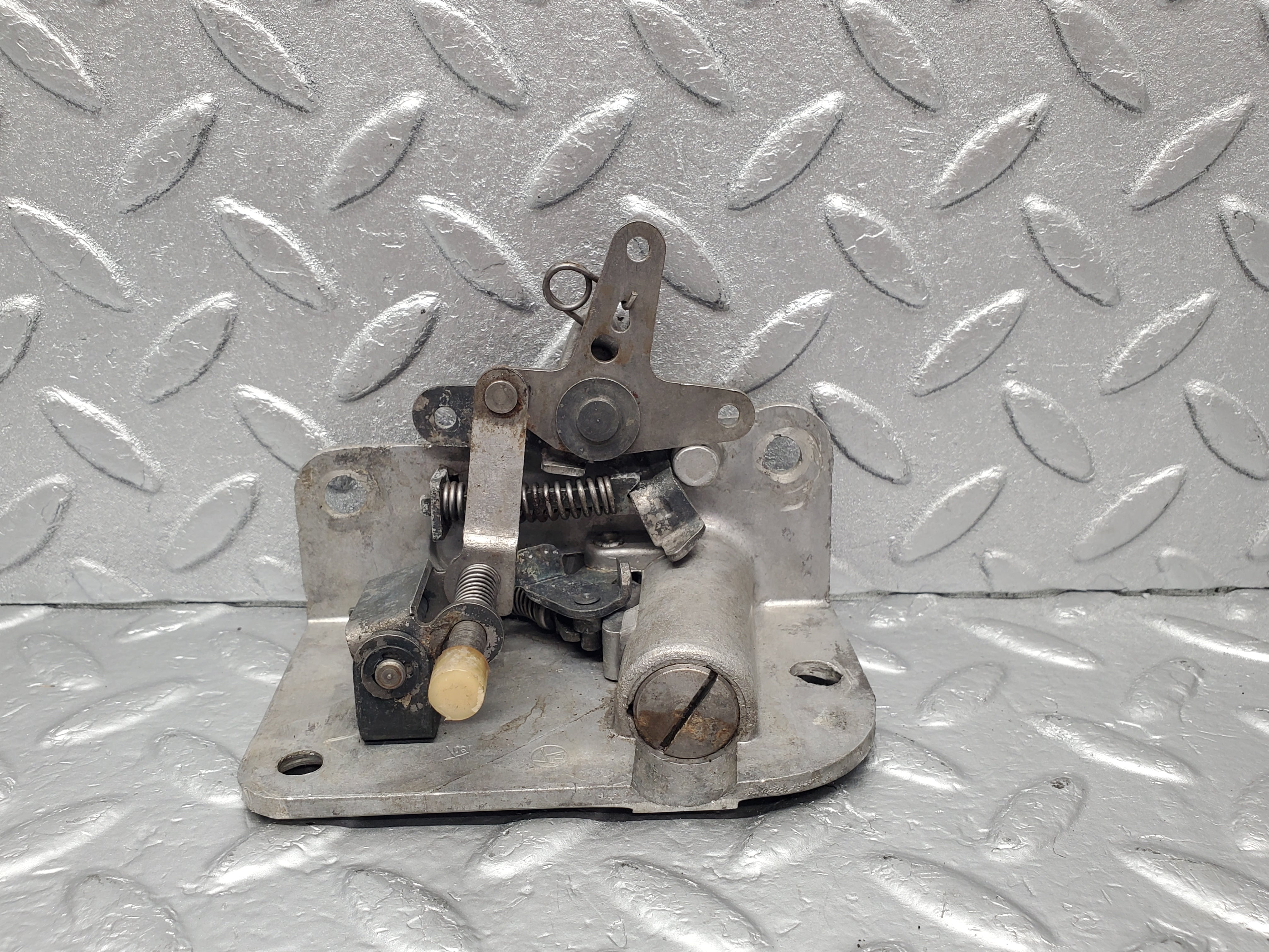 1877 Mercedes-Benz W120 Ponton Door Lock Mechanism Left Side