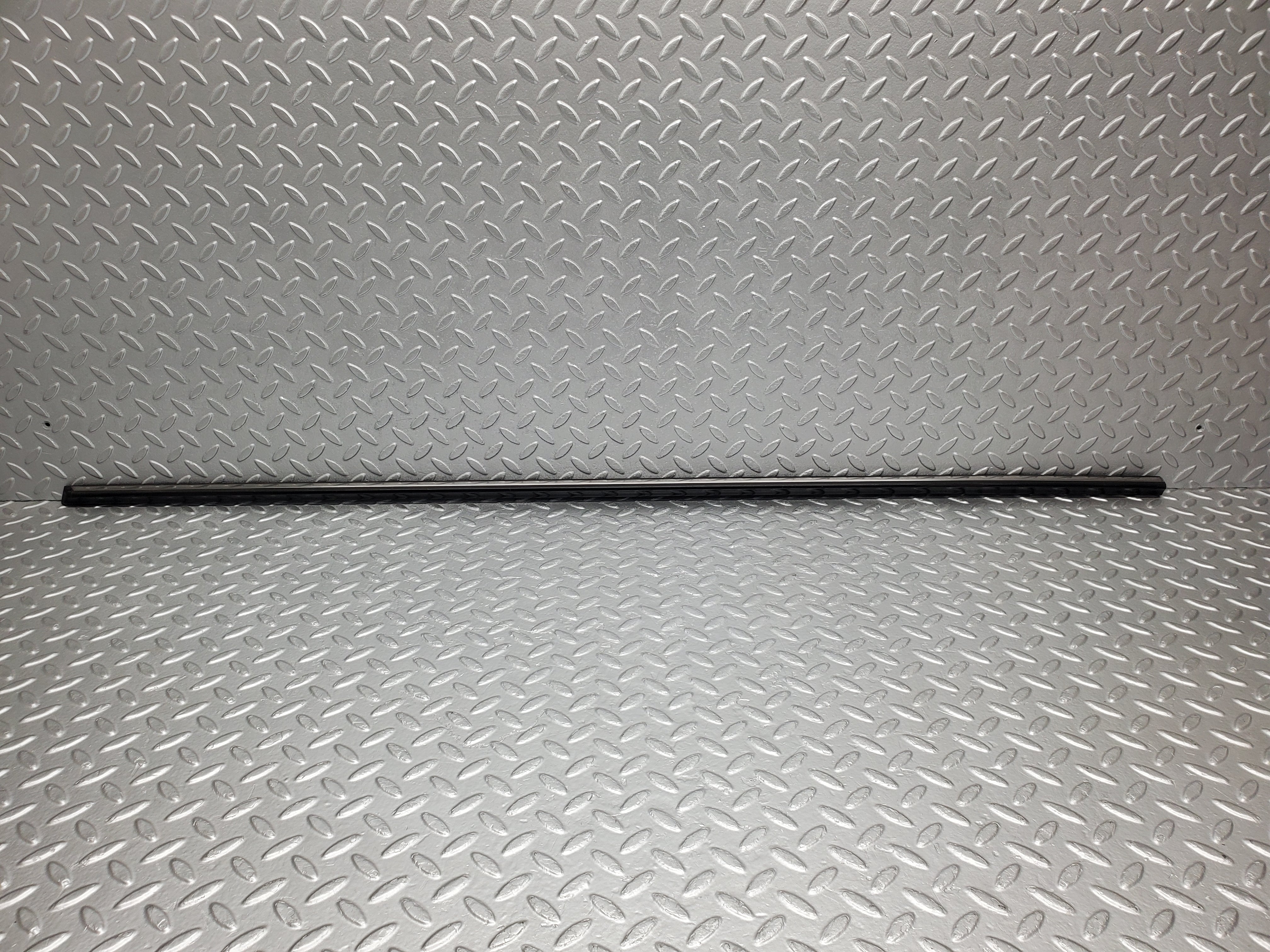 1890 Mercedes-Benz C123 230CE Coupe Left Door Centre Moulding Trim