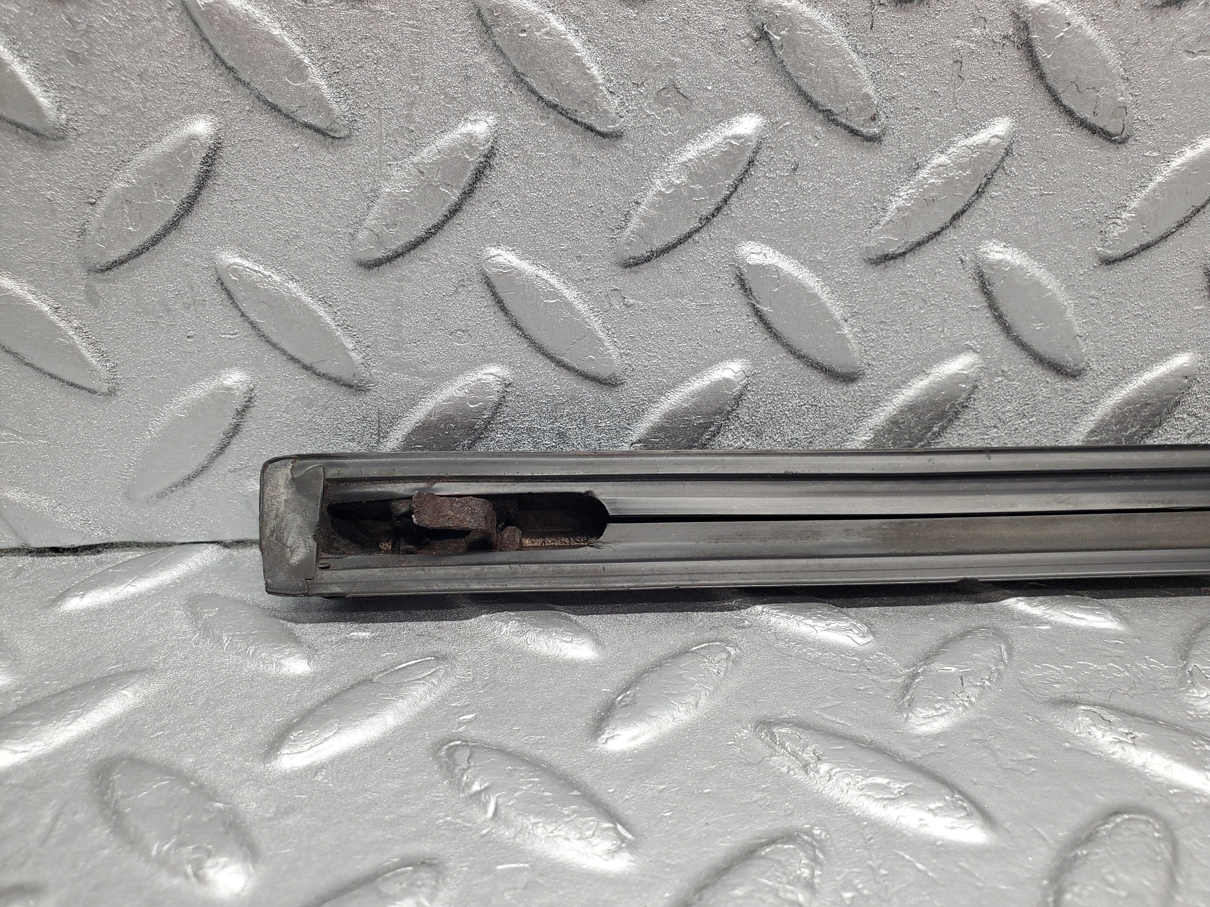 1890 Mercedes-Benz C123 230CE Coupe Left Door Centre Moulding Trim