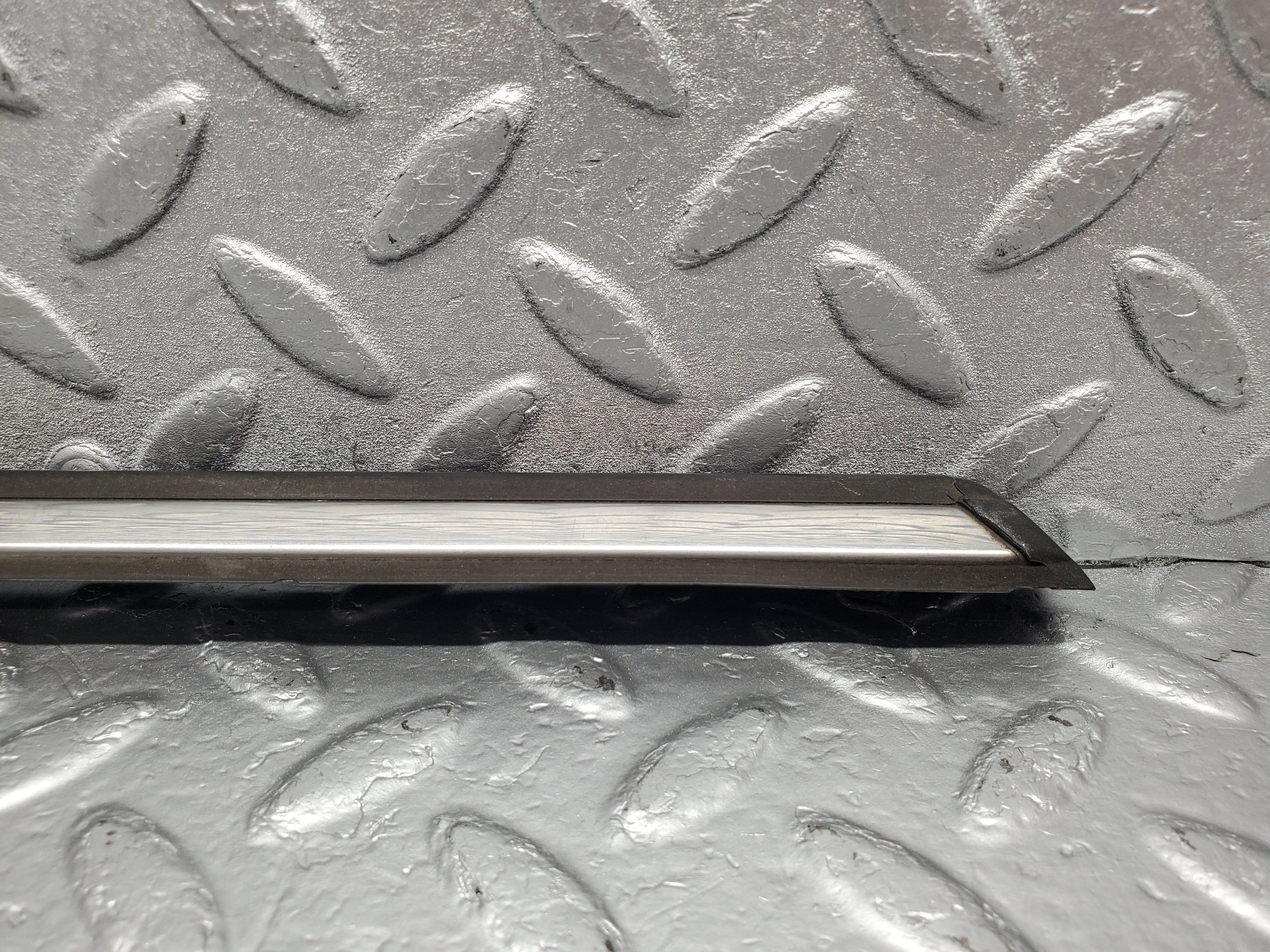 1890 Mercedes-Benz C123 230CE Coupe Left Door Centre Moulding Trim