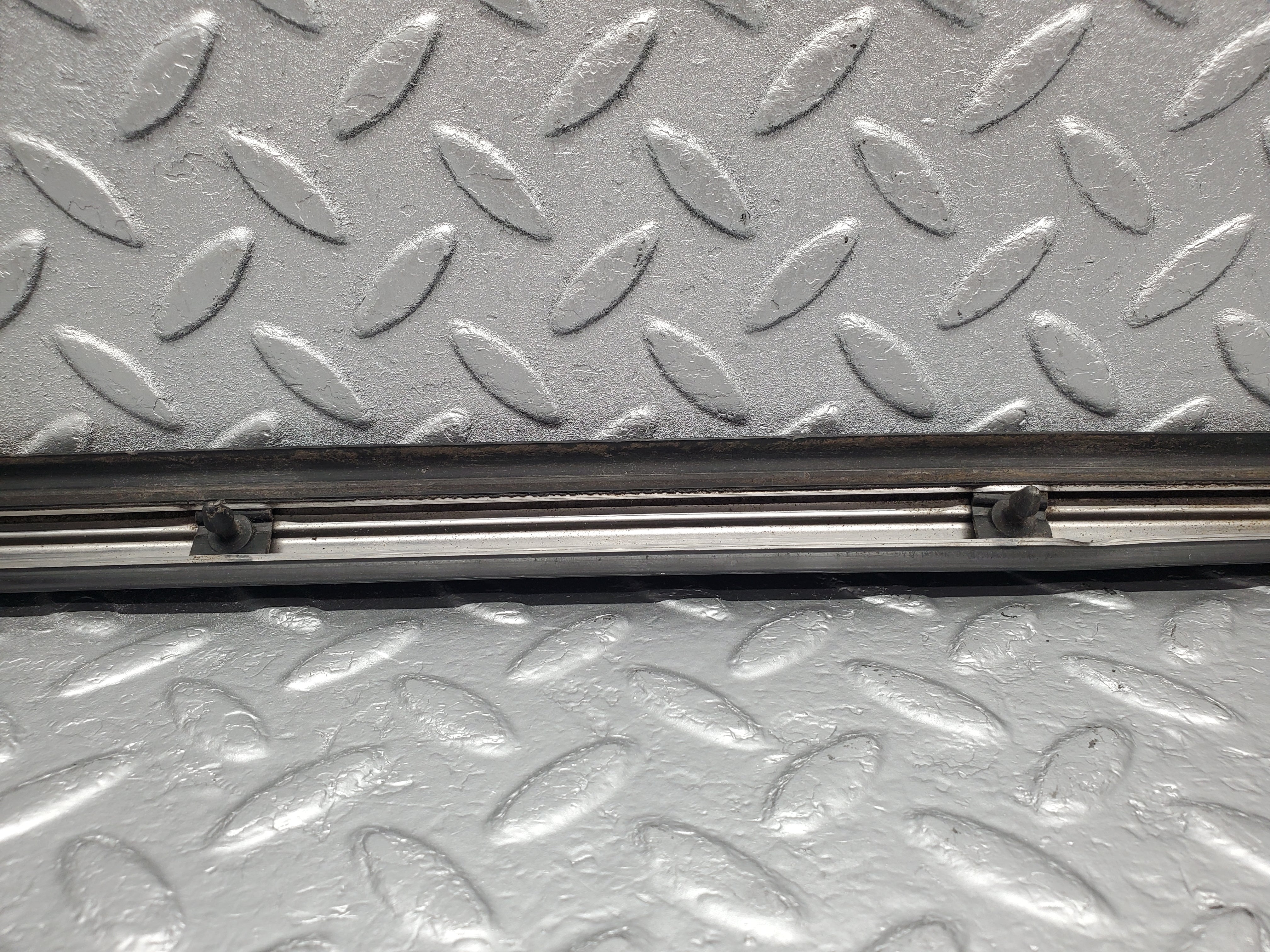 1898 Mercedes-Benz W116 350SE Front Left Door Centre Mouldin Trim