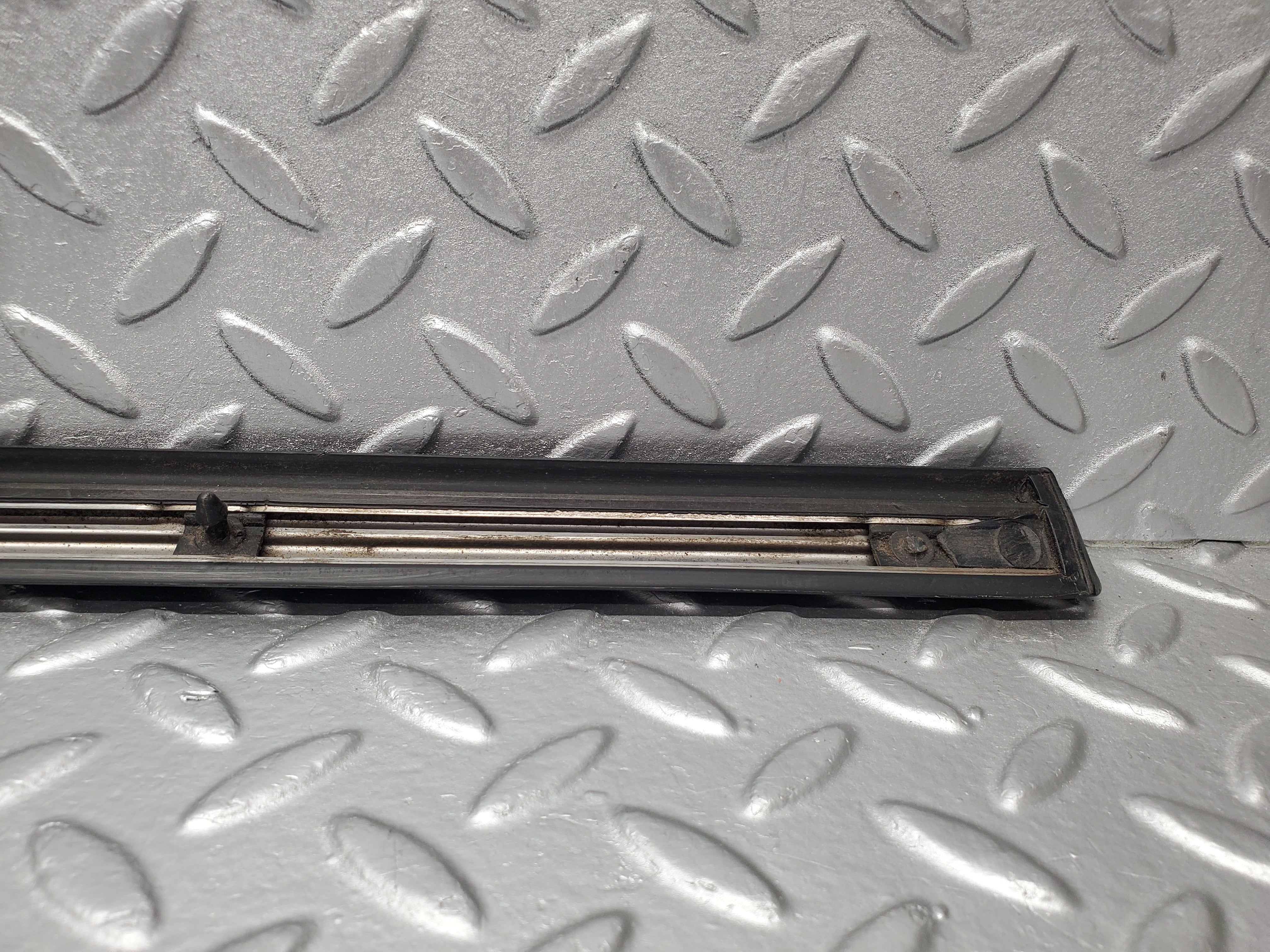 1898 Mercedes-Benz W116 350SE Front Left Door Centre Mouldin Trim