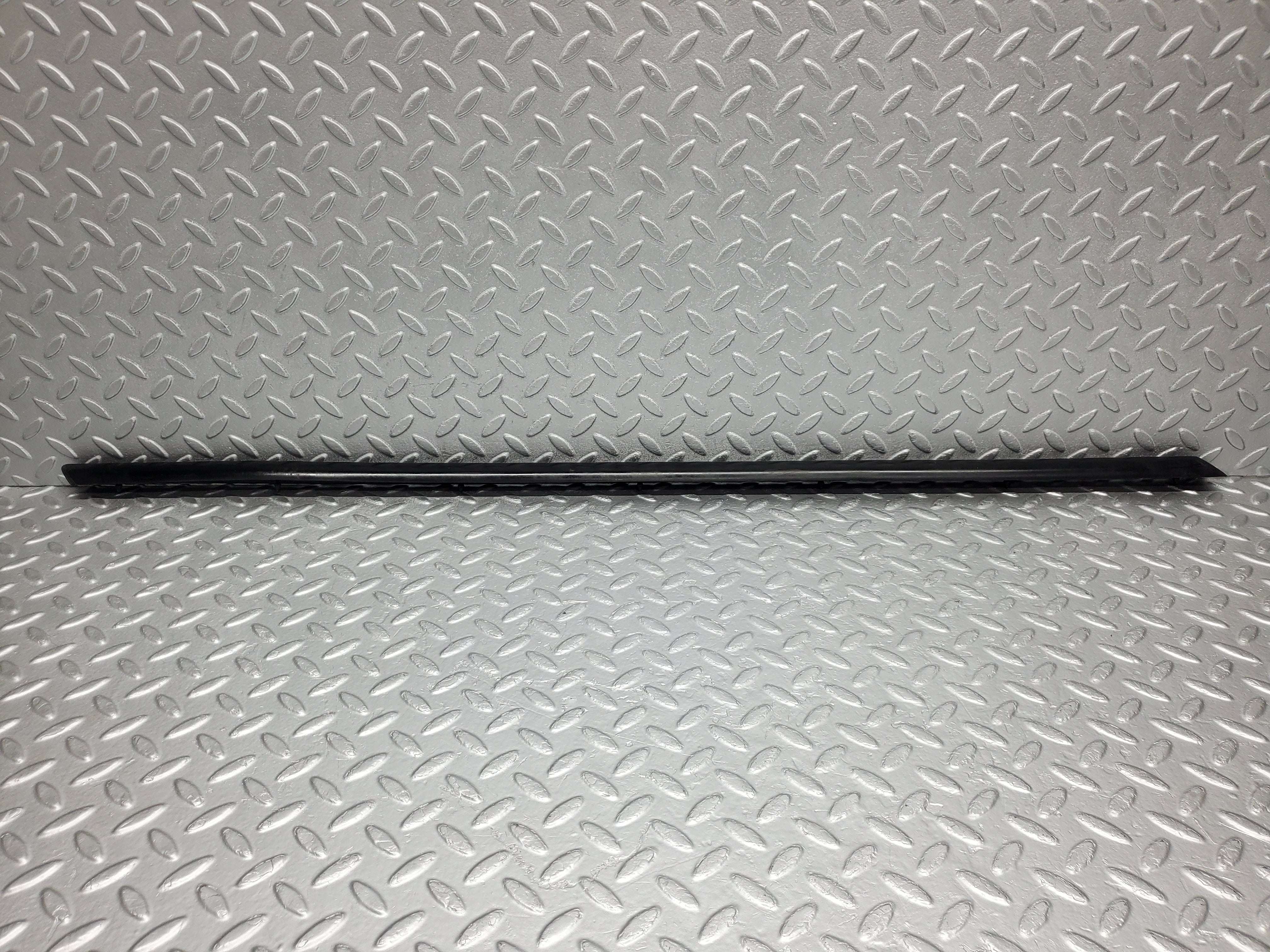 1899 Mercedes-Benz W116 350SE Front Right Door Centre Moulding Trim