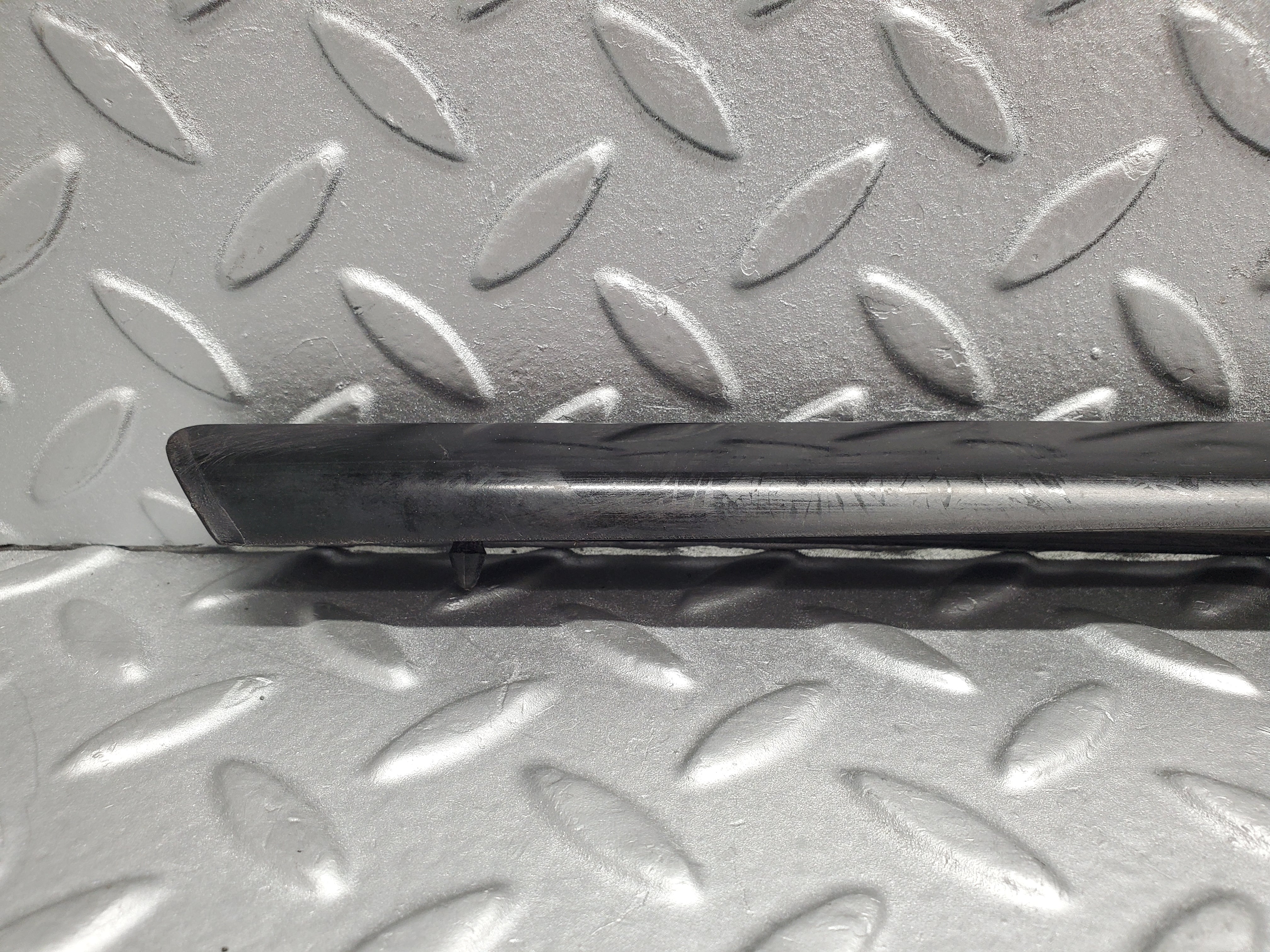 1899 Mercedes-Benz W116 350SE Front Right Door Centre Moulding Trim