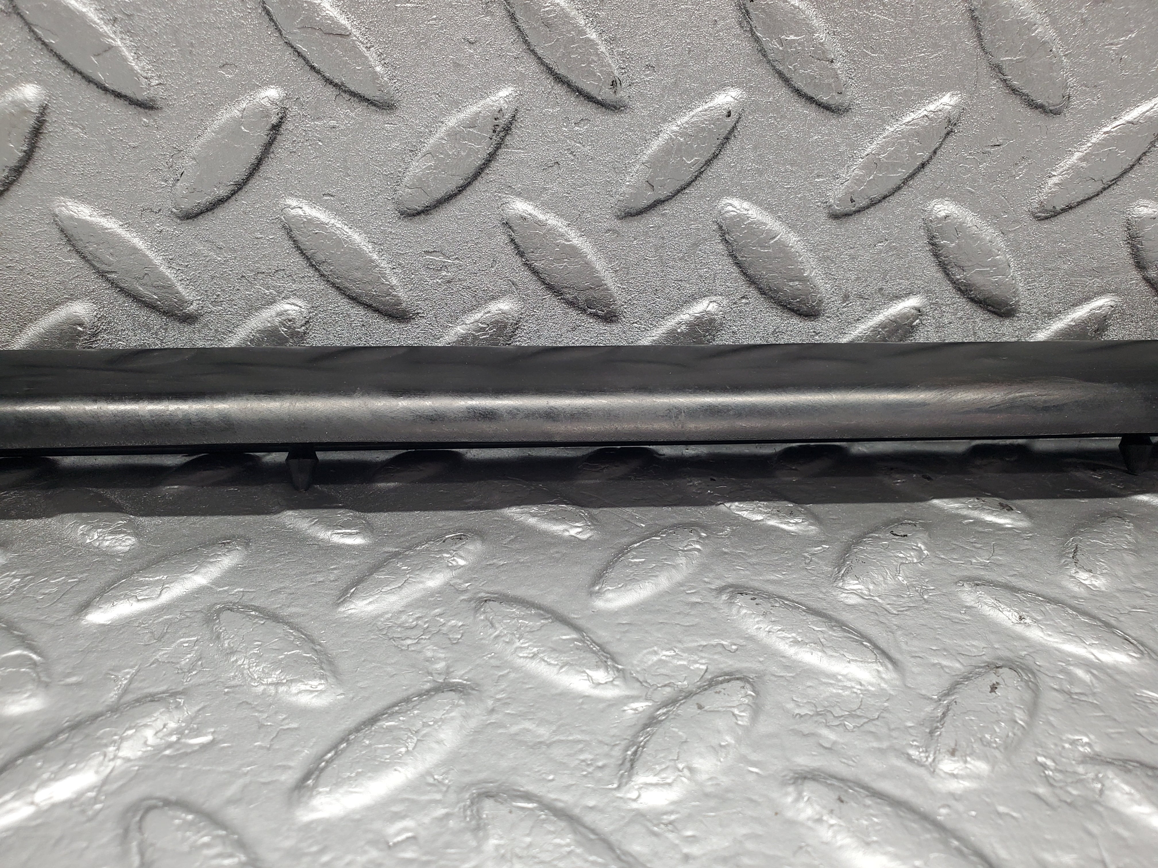 1899 Mercedes-Benz W116 350SE Front Right Door Centre Moulding Trim