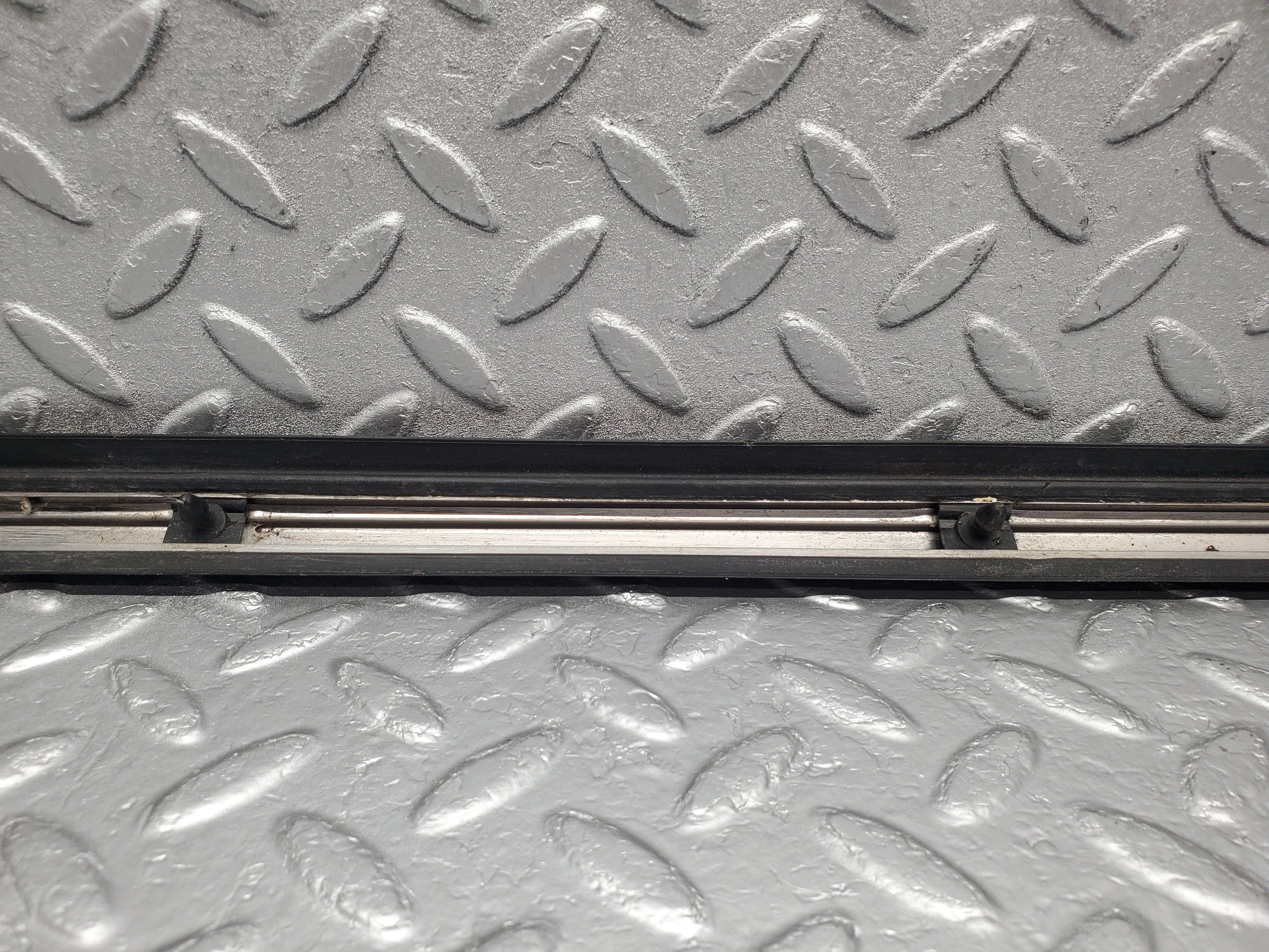 1899 Mercedes-Benz W116 350SE Front Right Door Centre Moulding Trim