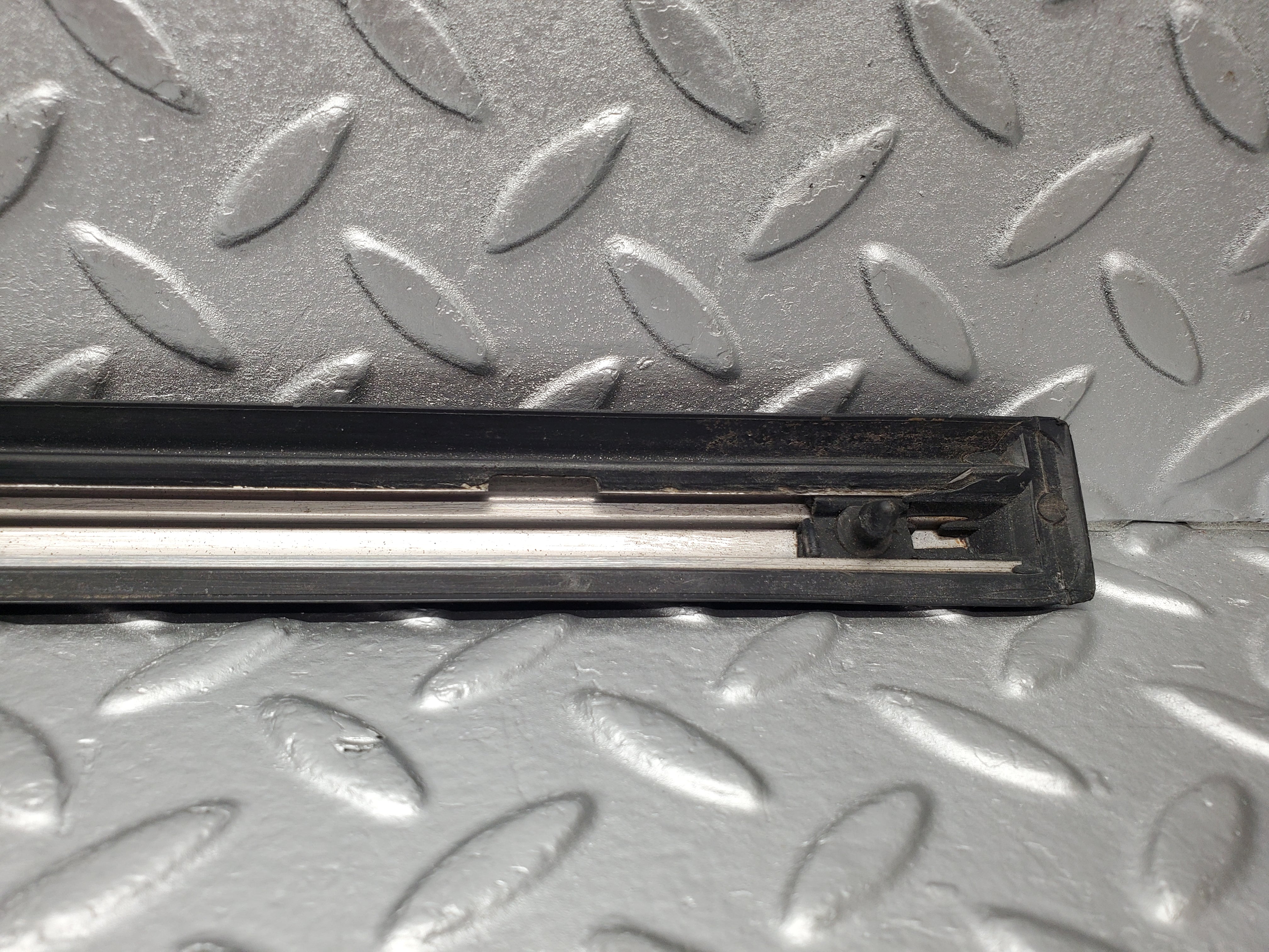 1899 Mercedes-Benz W116 350SE Front Right Door Centre Moulding Trim