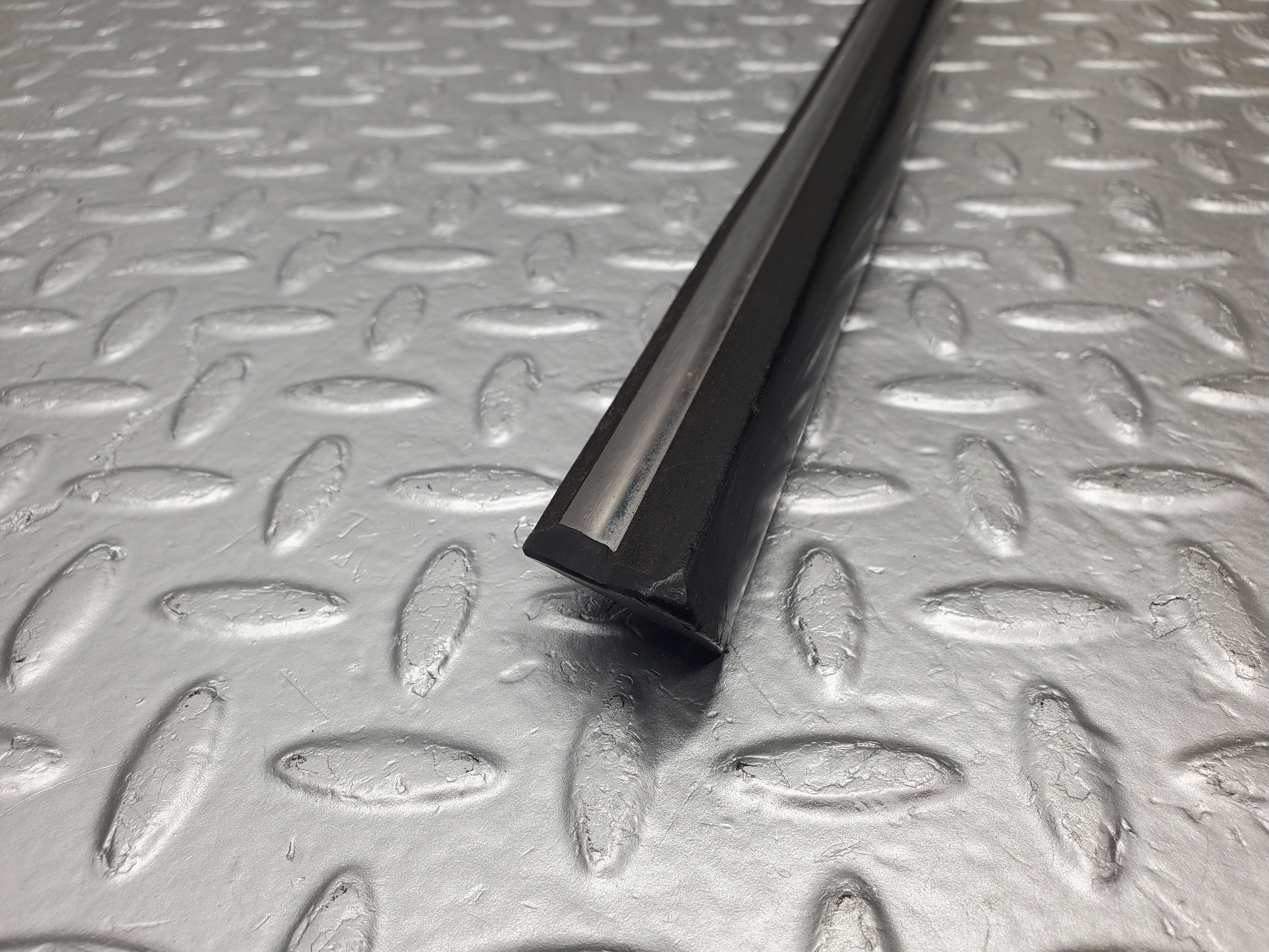 1899 Mercedes-Benz W116 350SE Front Right Door Centre Moulding Trim