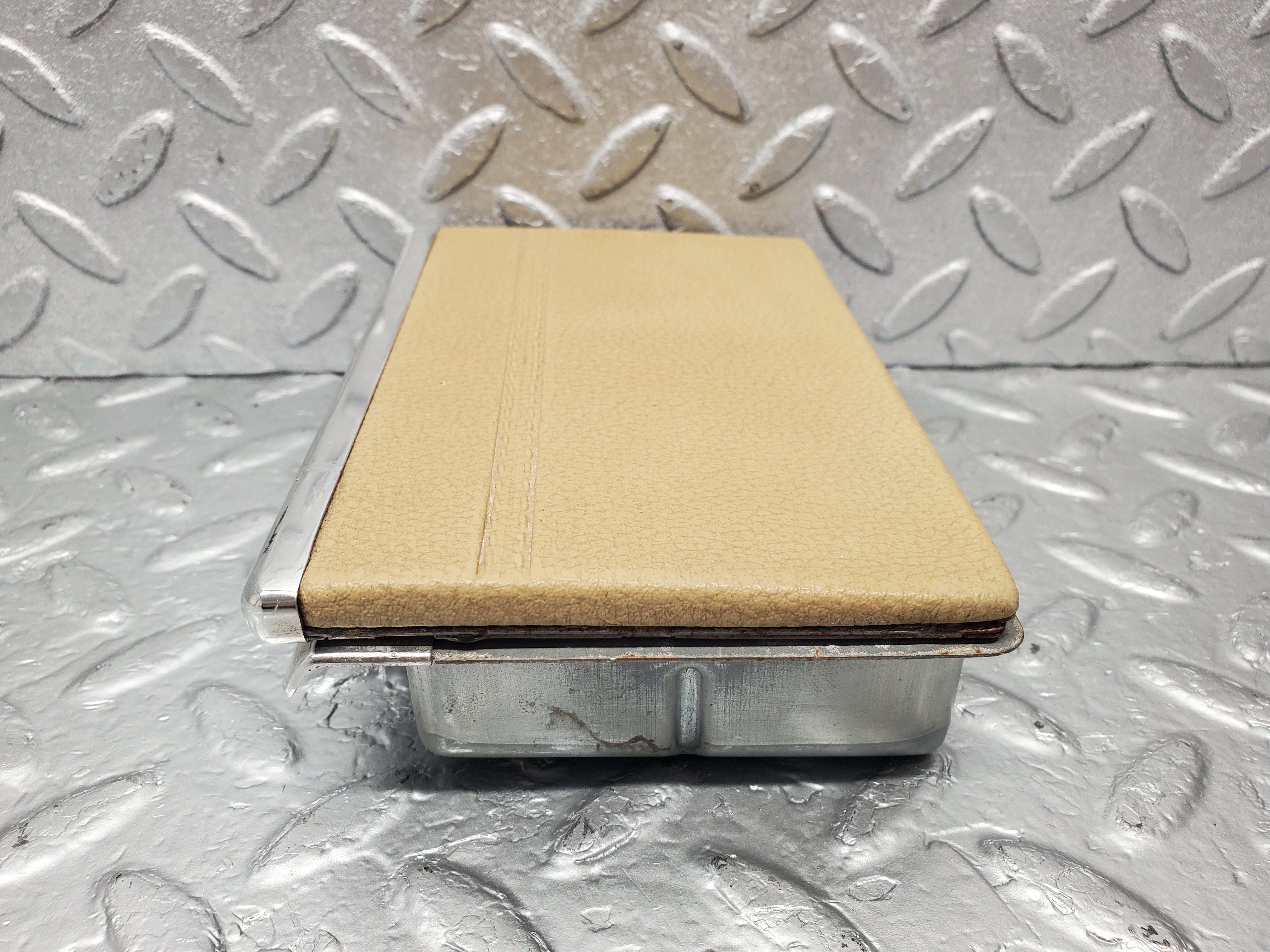 1916 Mercedes-Benz W116 350SE Rear Ashtray Beige