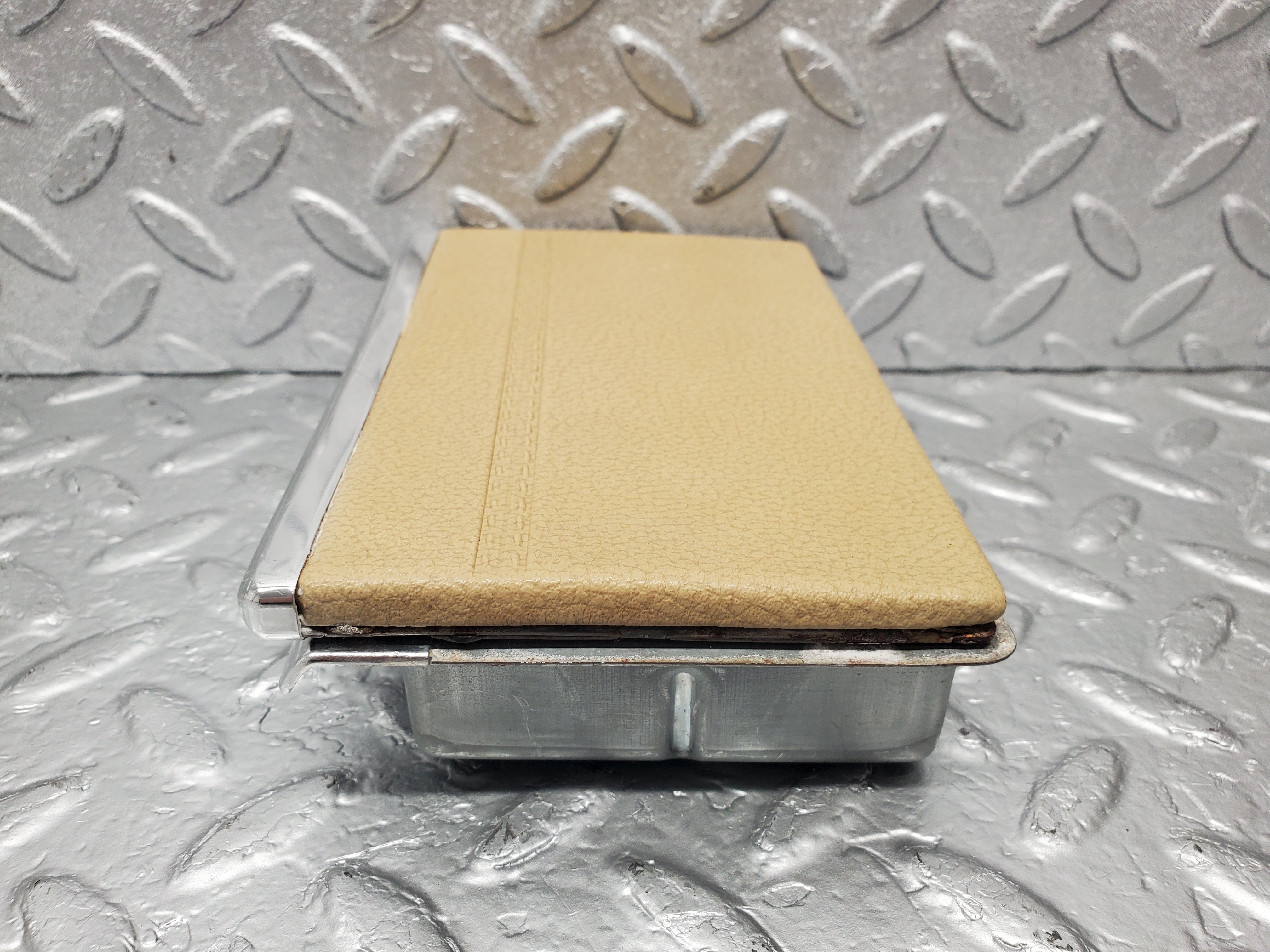 1917 Mercedes-Benz W116 350SE Rear Ashtray Beige