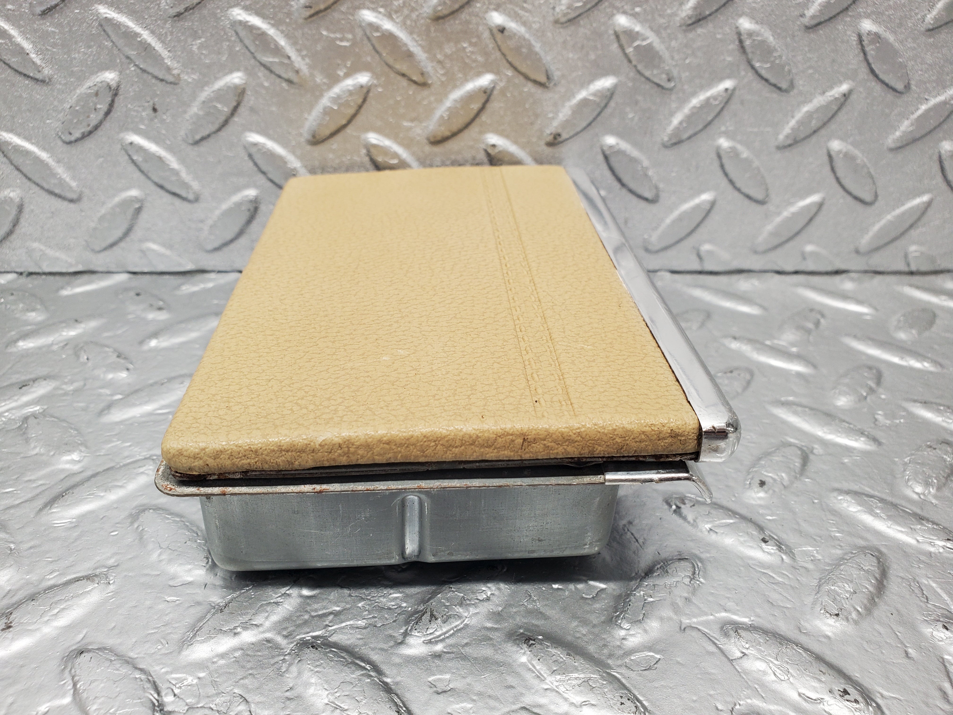 1917 Mercedes-Benz W116 350SE Rear Ashtray Beige