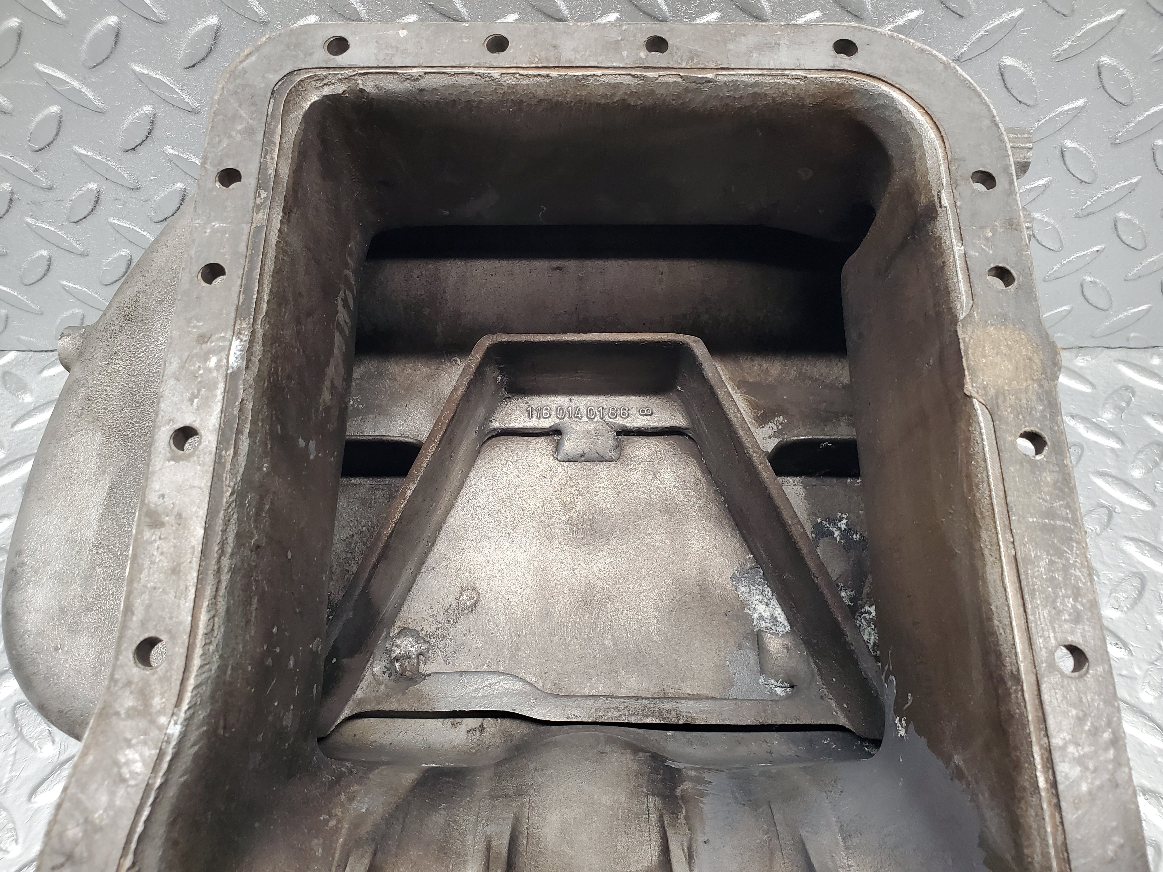 1928 Mercedes-Benz C107 350SLC Coupe Oil Pan Oil Sump 1160140166