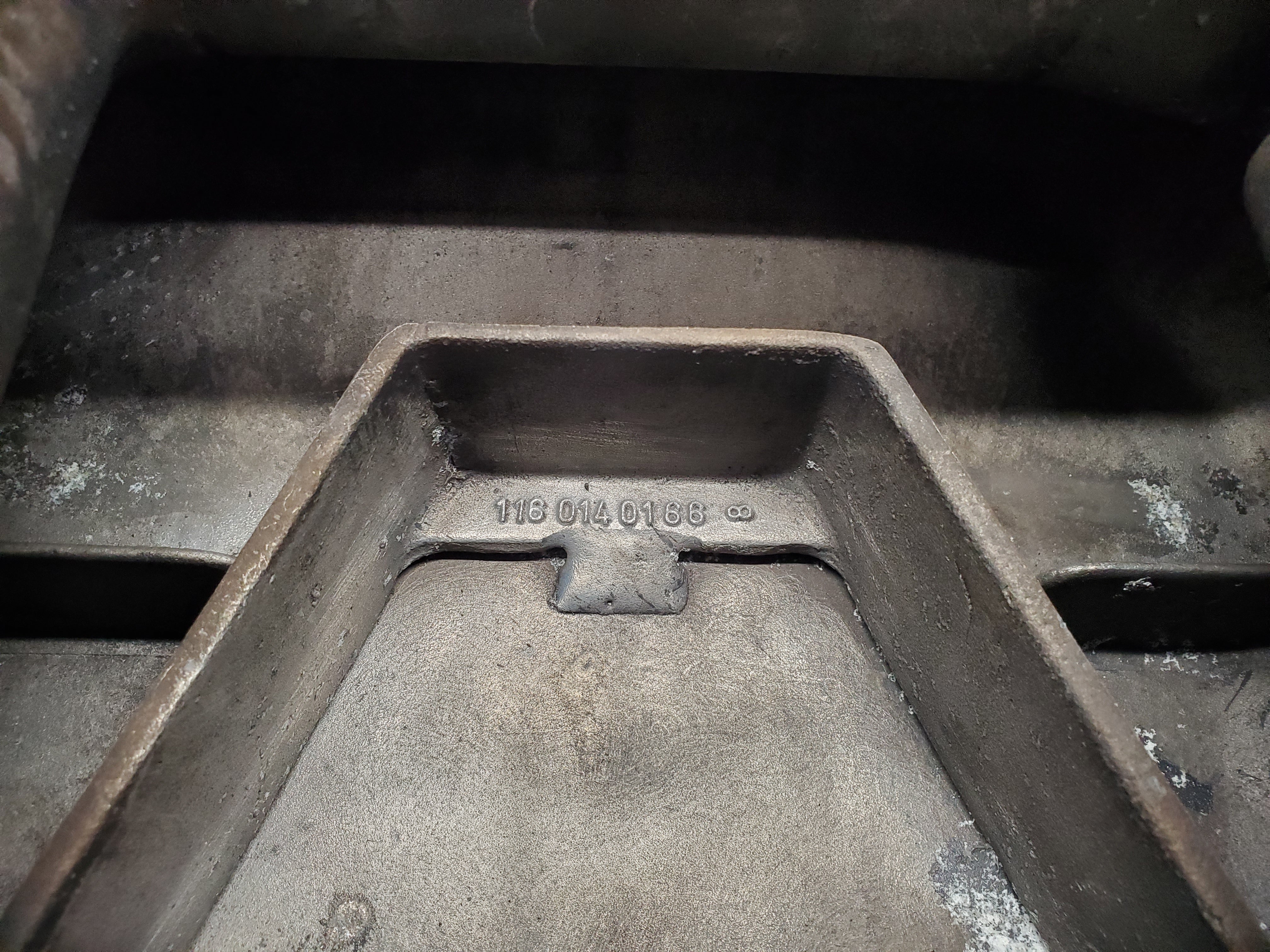 1928 Mercedes-Benz C107 350SLC Coupe Oil Pan Oil Sump 1160140166