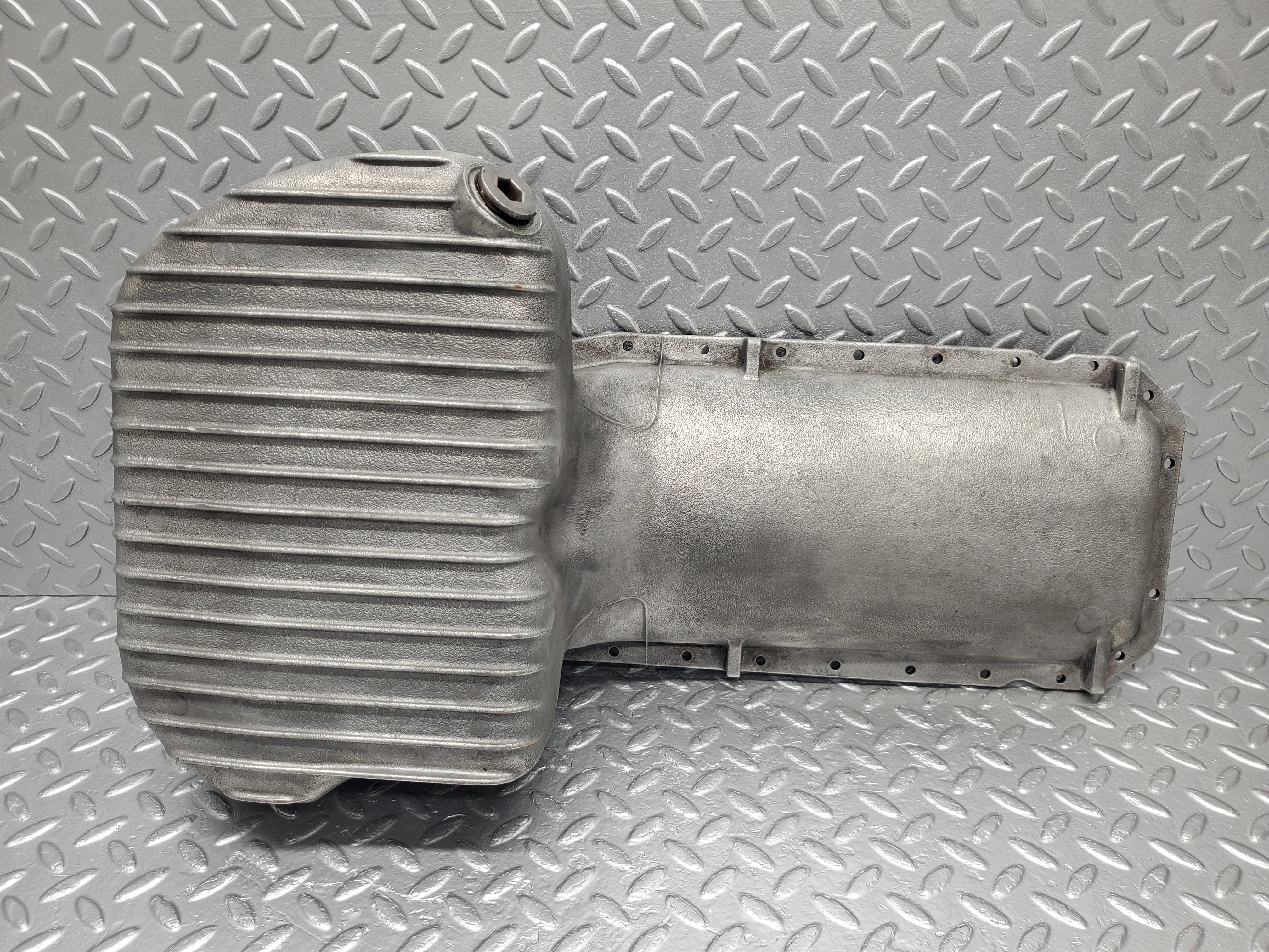 1928 Mercedes-Benz C107 350SLC Coupe Oil Pan Oil Sump 1160140166