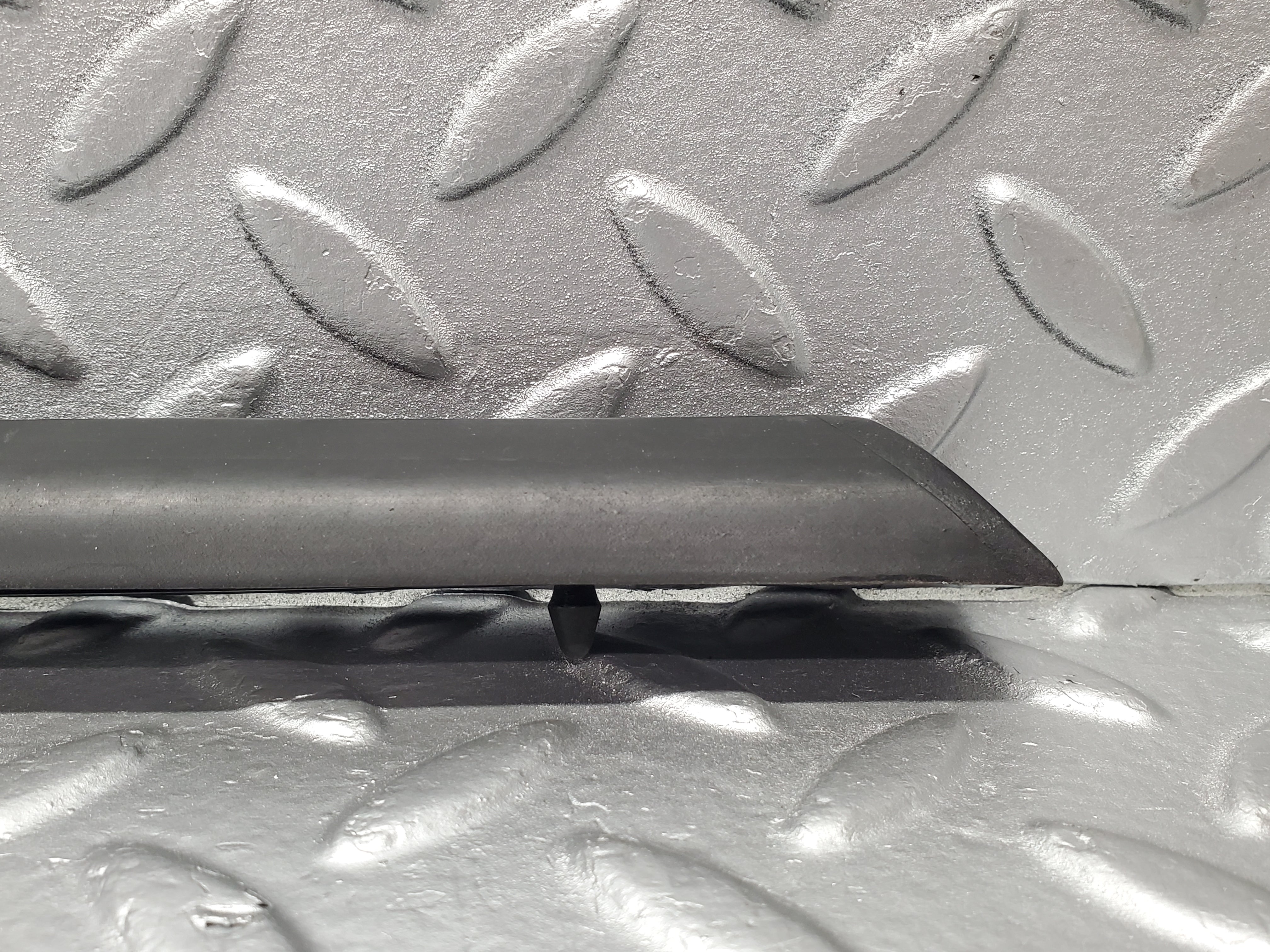 1971 Mercedes-Benz W116 350SE Rear Right Door Centre Moulding Trim