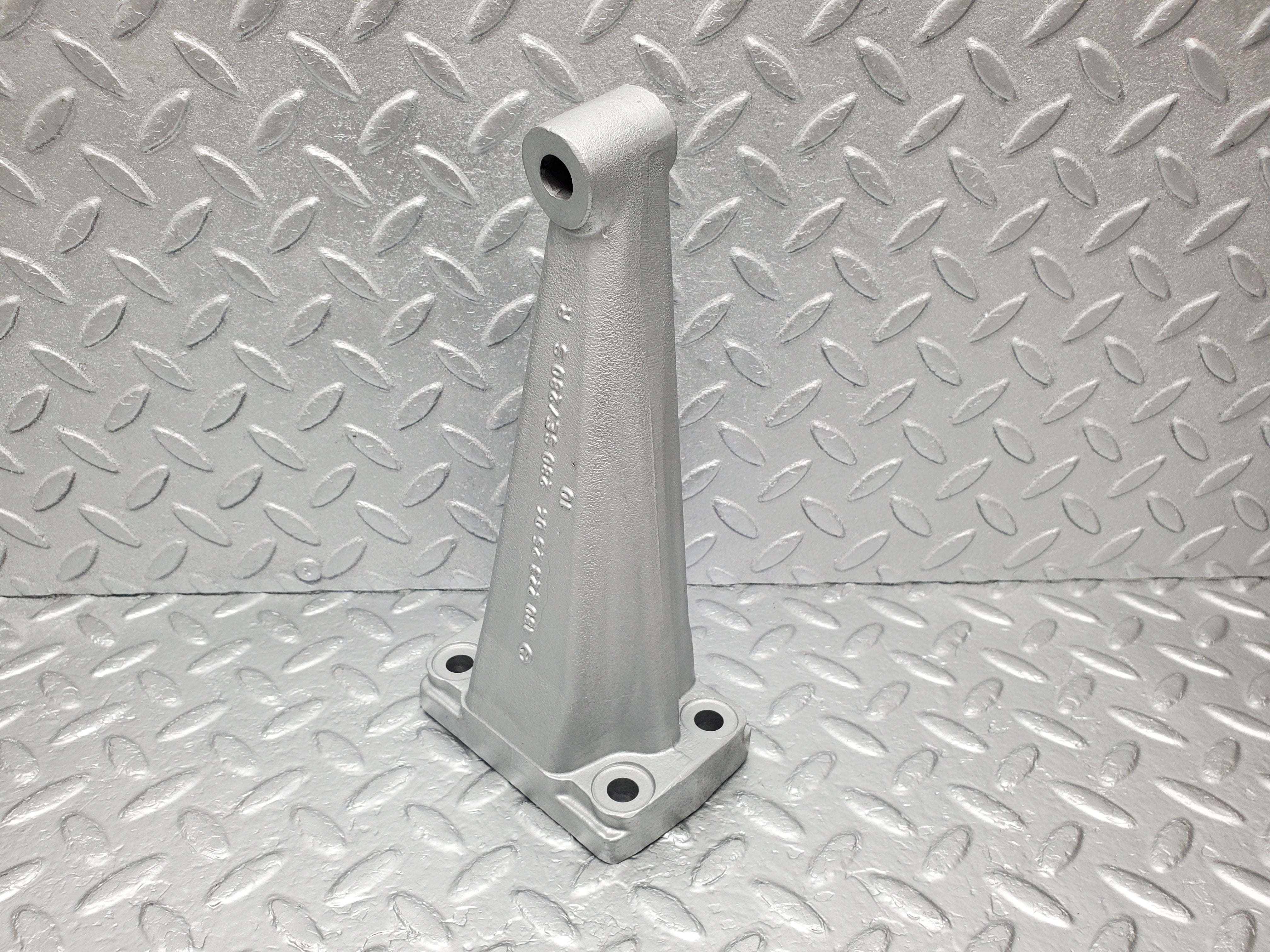 2010 Mercedes-Benz W108 280SE Engine Mount Holder Right 1802232504