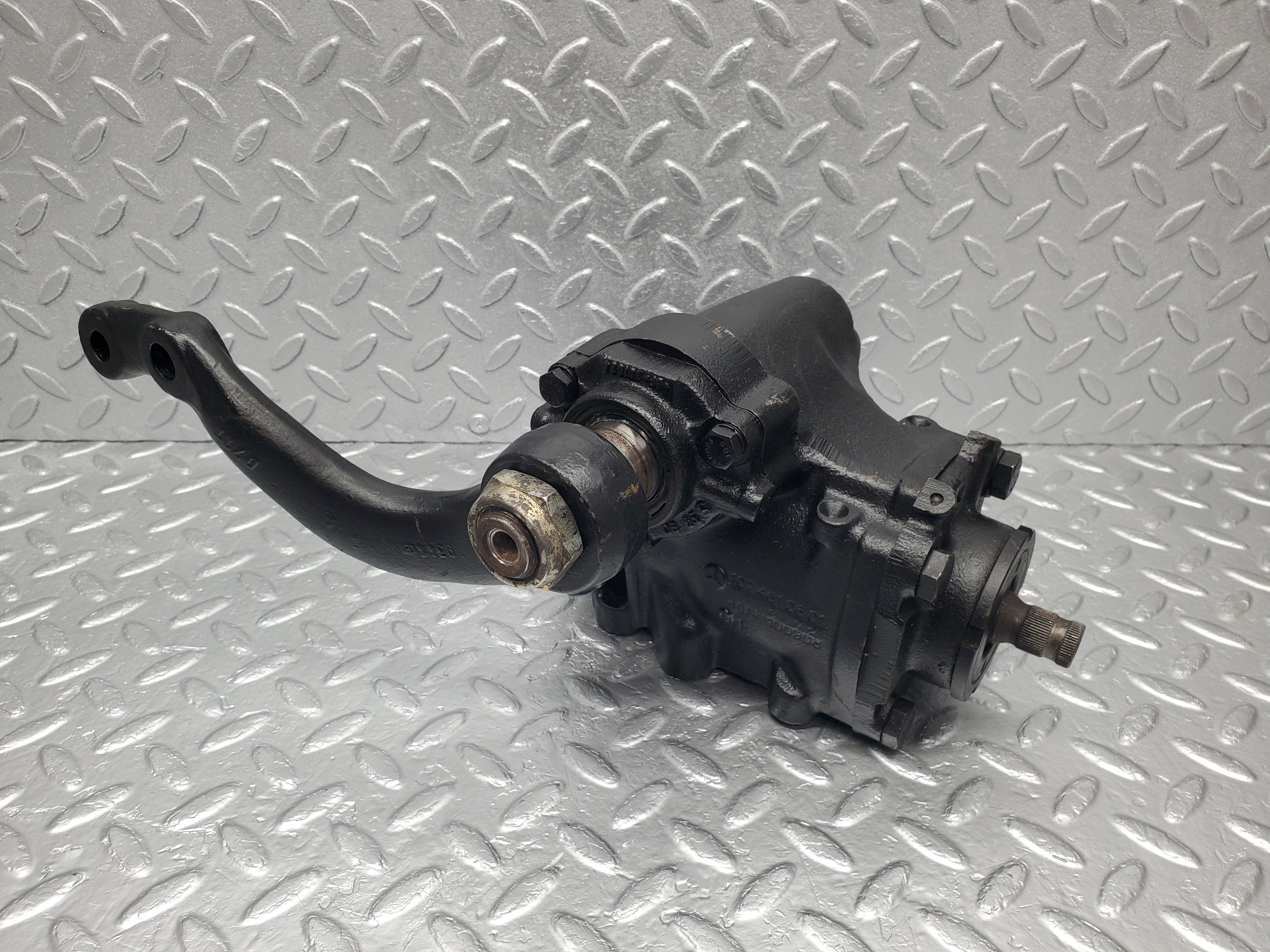 2041 Mercedes-Benz C107 350SLC Coupe Steering Box Steering Rack 1074610601