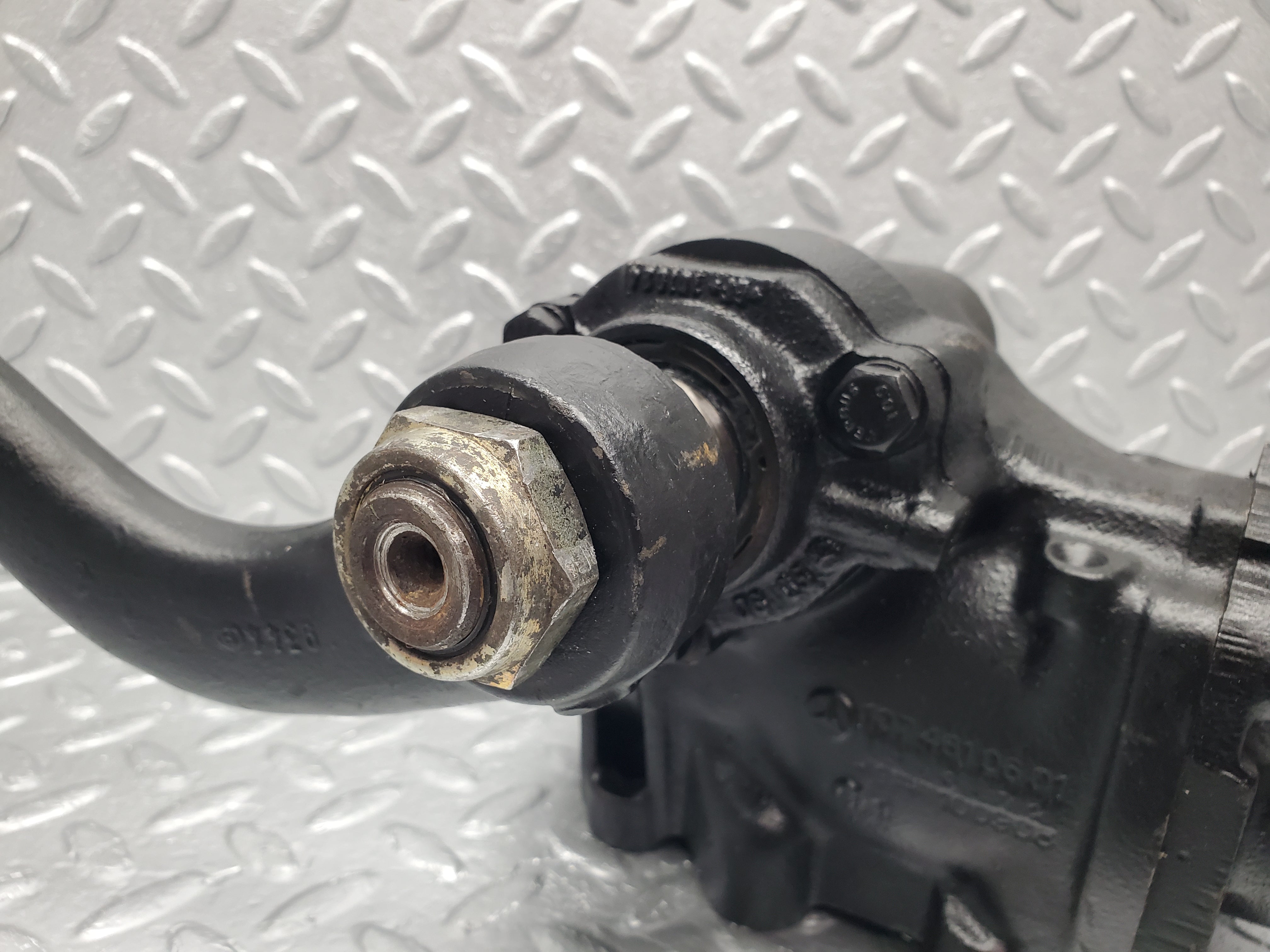 2041 Mercedes-Benz C107 350SLC Coupe Steering Box Steering Rack 1074610601